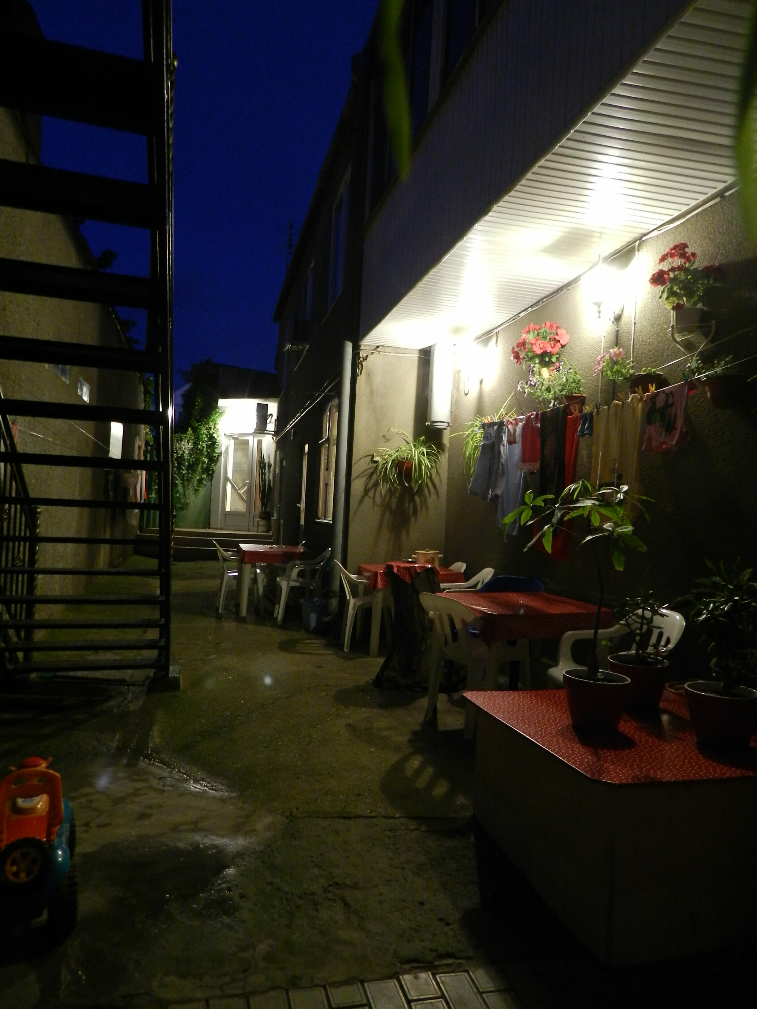 Трехместный номер «Комфорт» с душем