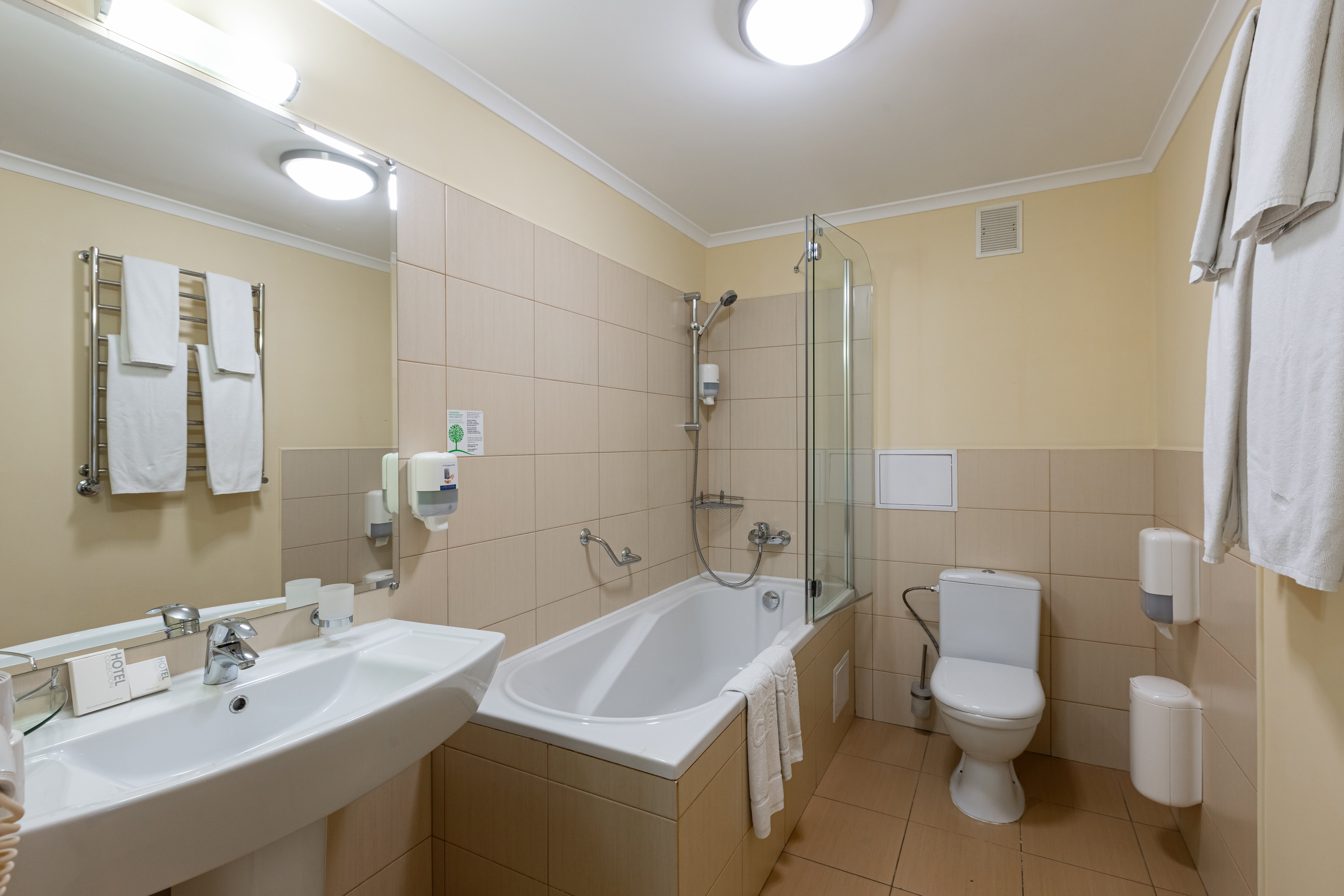 Улучшенный двухместный номер Делюкс с 1 кроватью или 2 отдельными кроватями