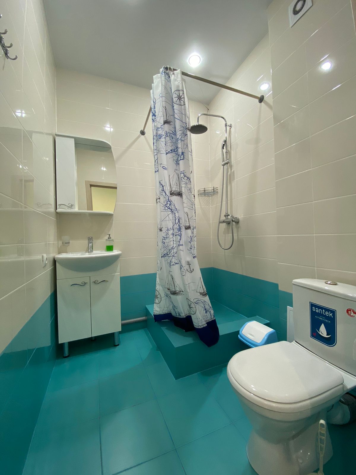 Общий 6-местный номер для мужчин и женщин