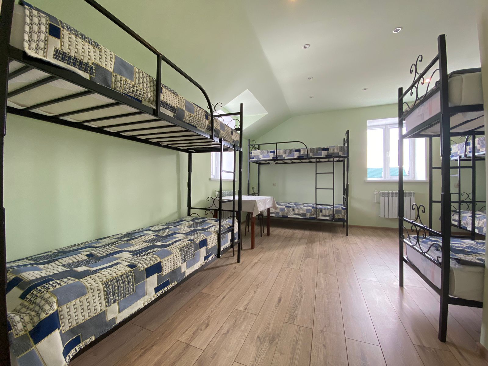 Общий 10-местный номер для мужчин и женщин