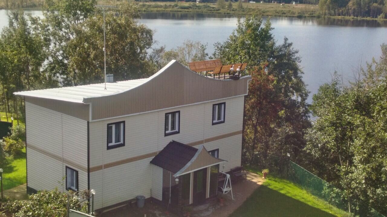 Дом с видом на озеро