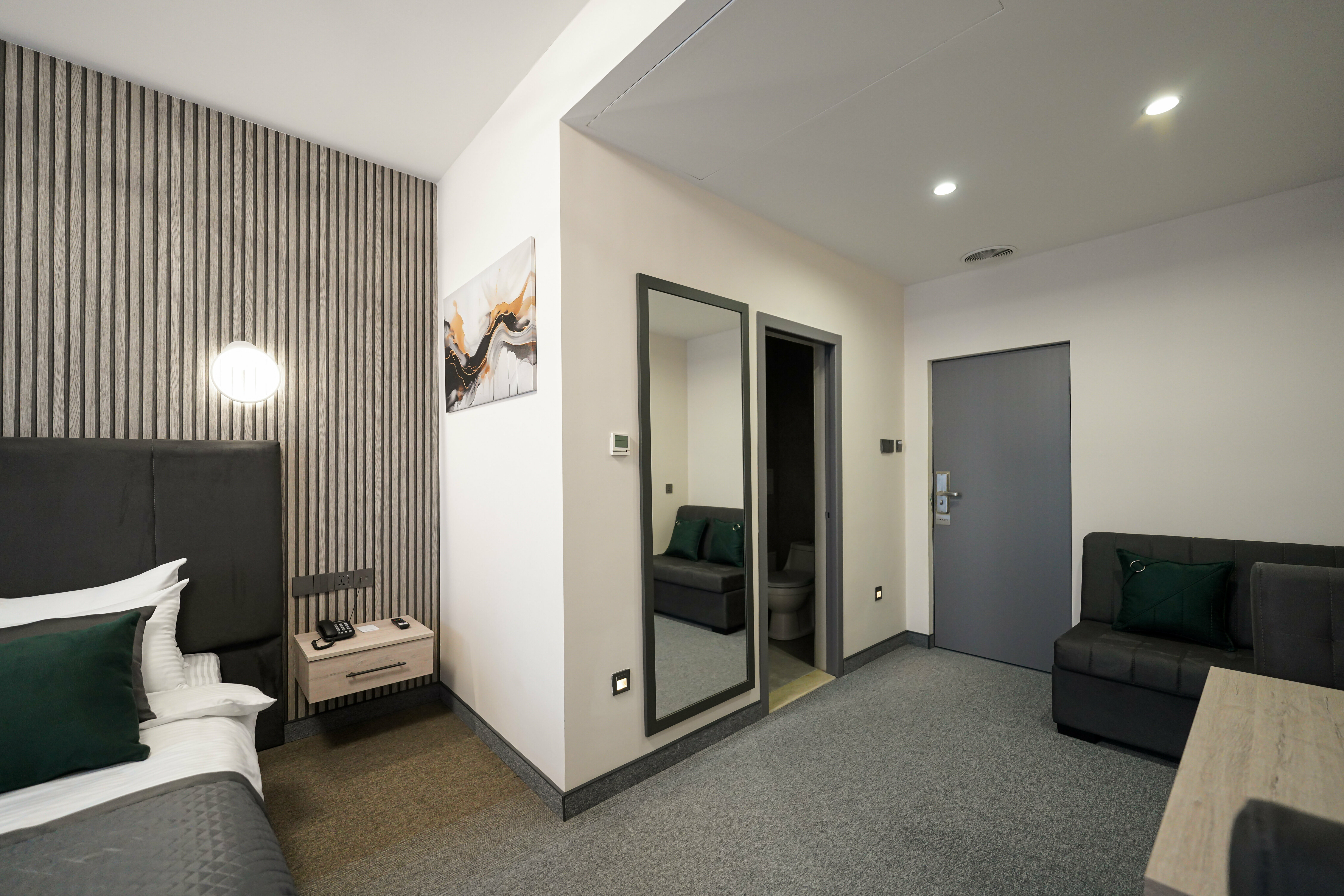 Улучшенный номер с кроватью размера «king-size»