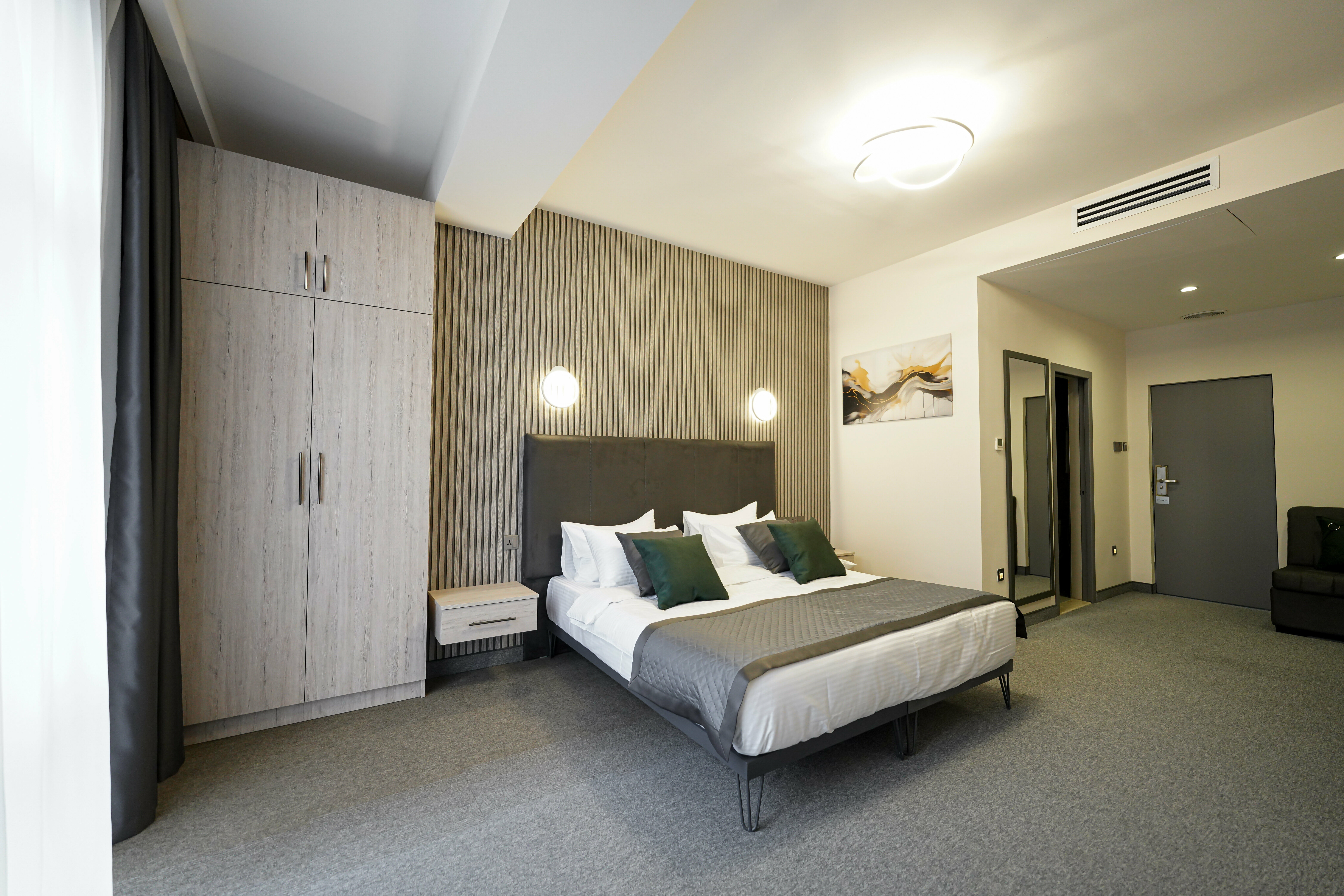 Улучшенный номер с кроватью размера «king-size»