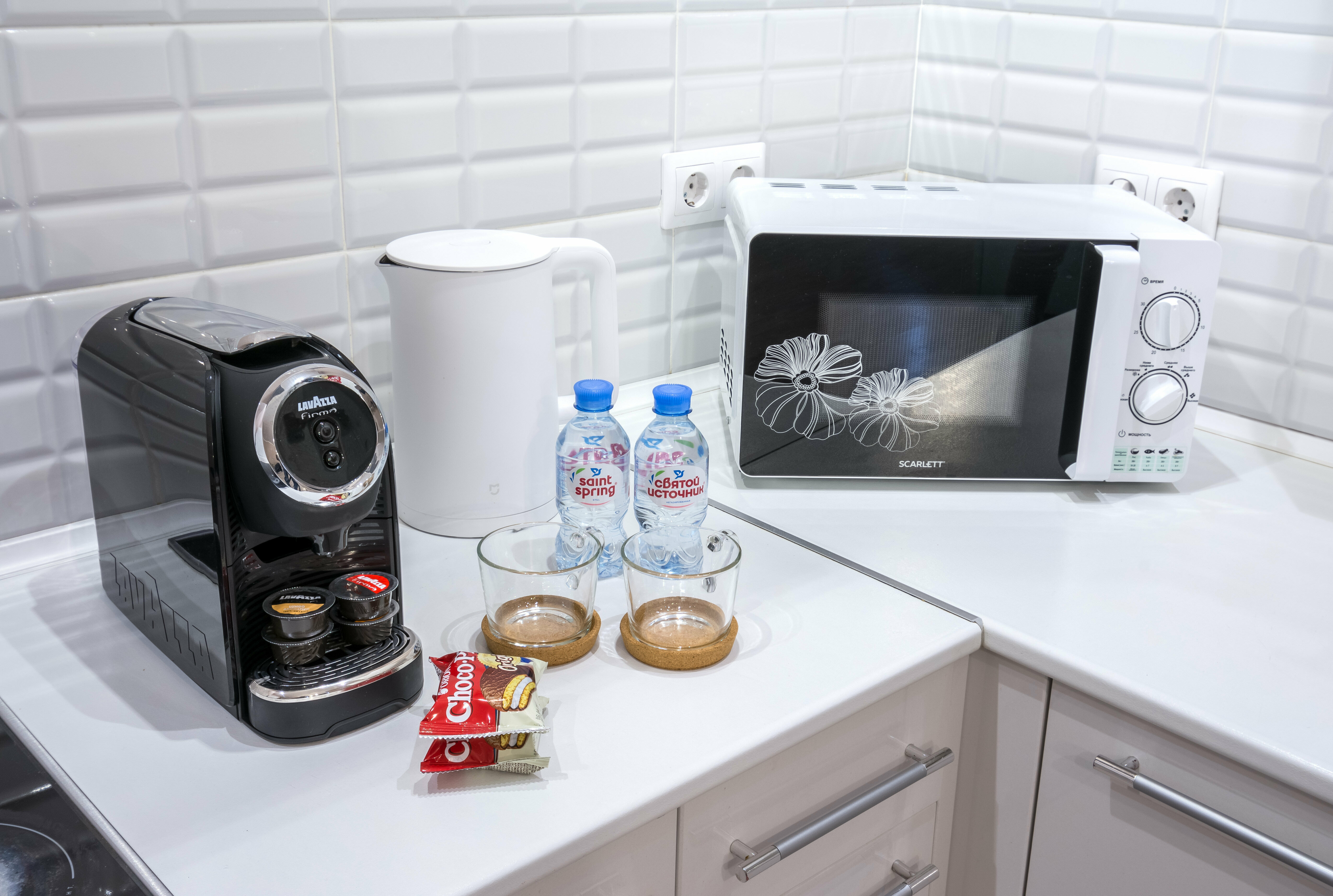 Апартаменты с панорамными окнами, качелью, кроватью super king-size и смарт-телевизором с диагональю 65 дюймов на Кубанской набережной, 33