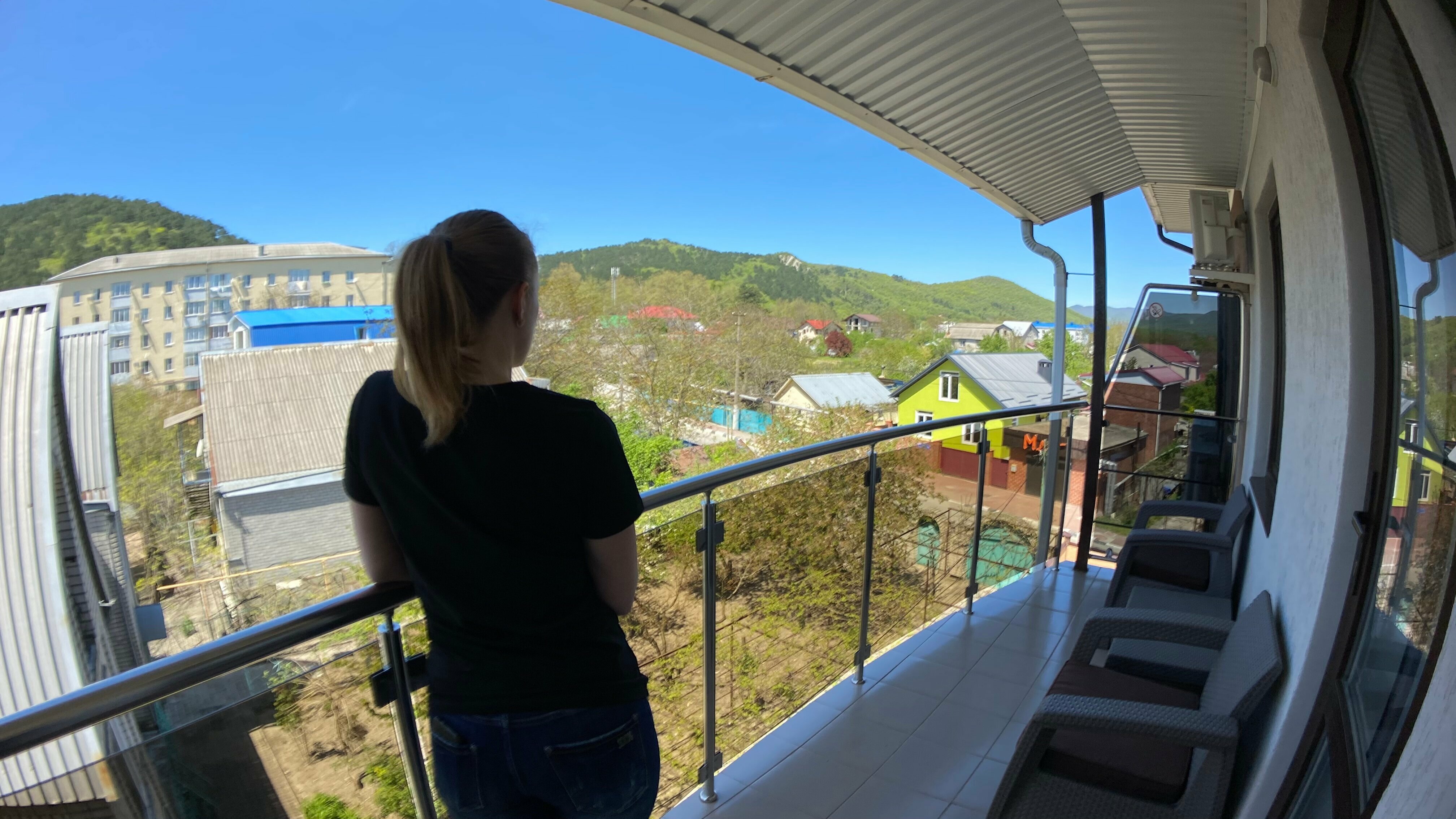 Трехместный номер с балконом