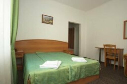 Стандартный трехместный номер в Ямал