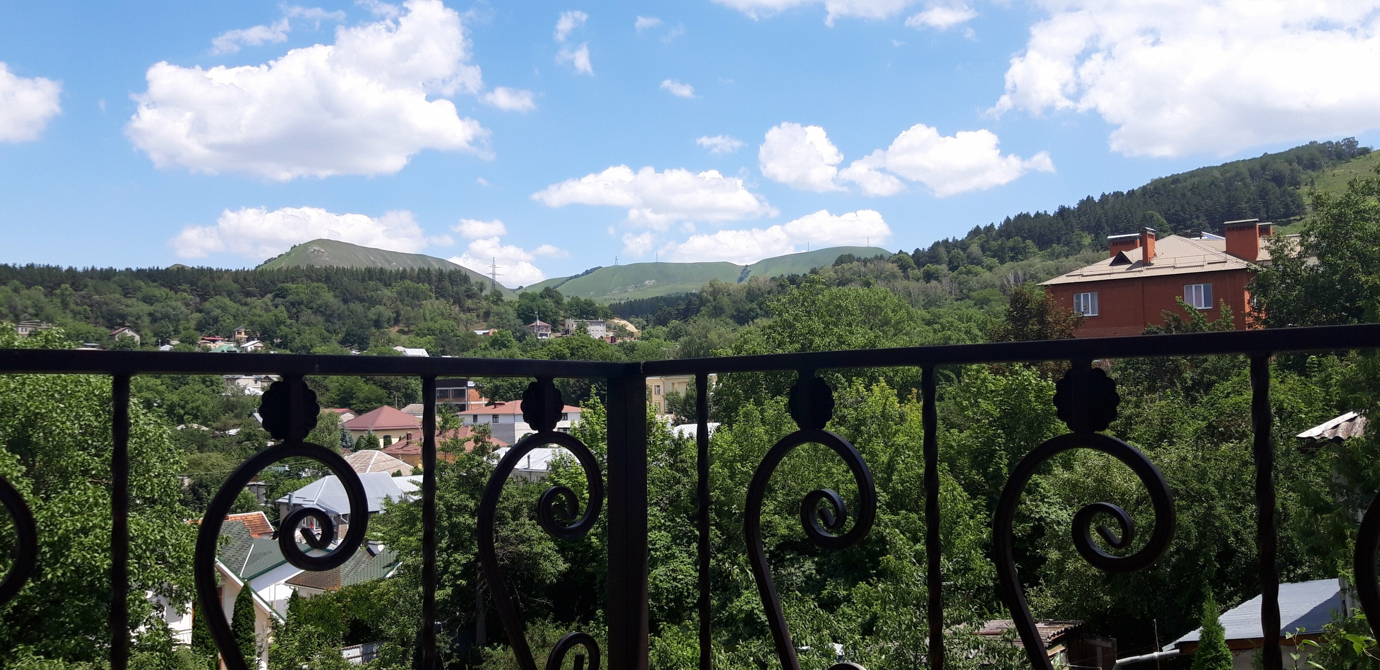 Стандартный номер с 2 односпальными кроватями и диваном