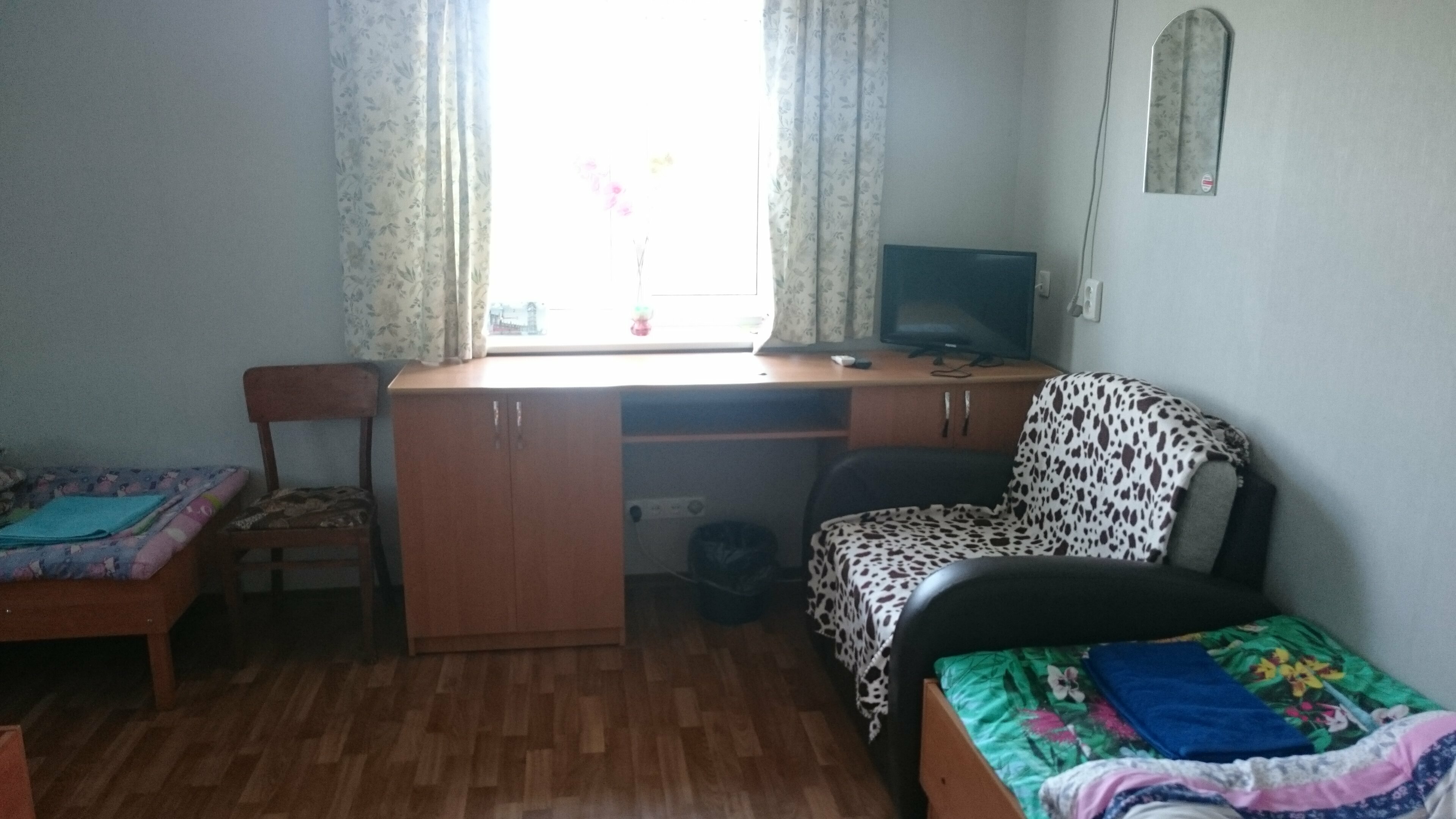 Семейный номер с видом на сад