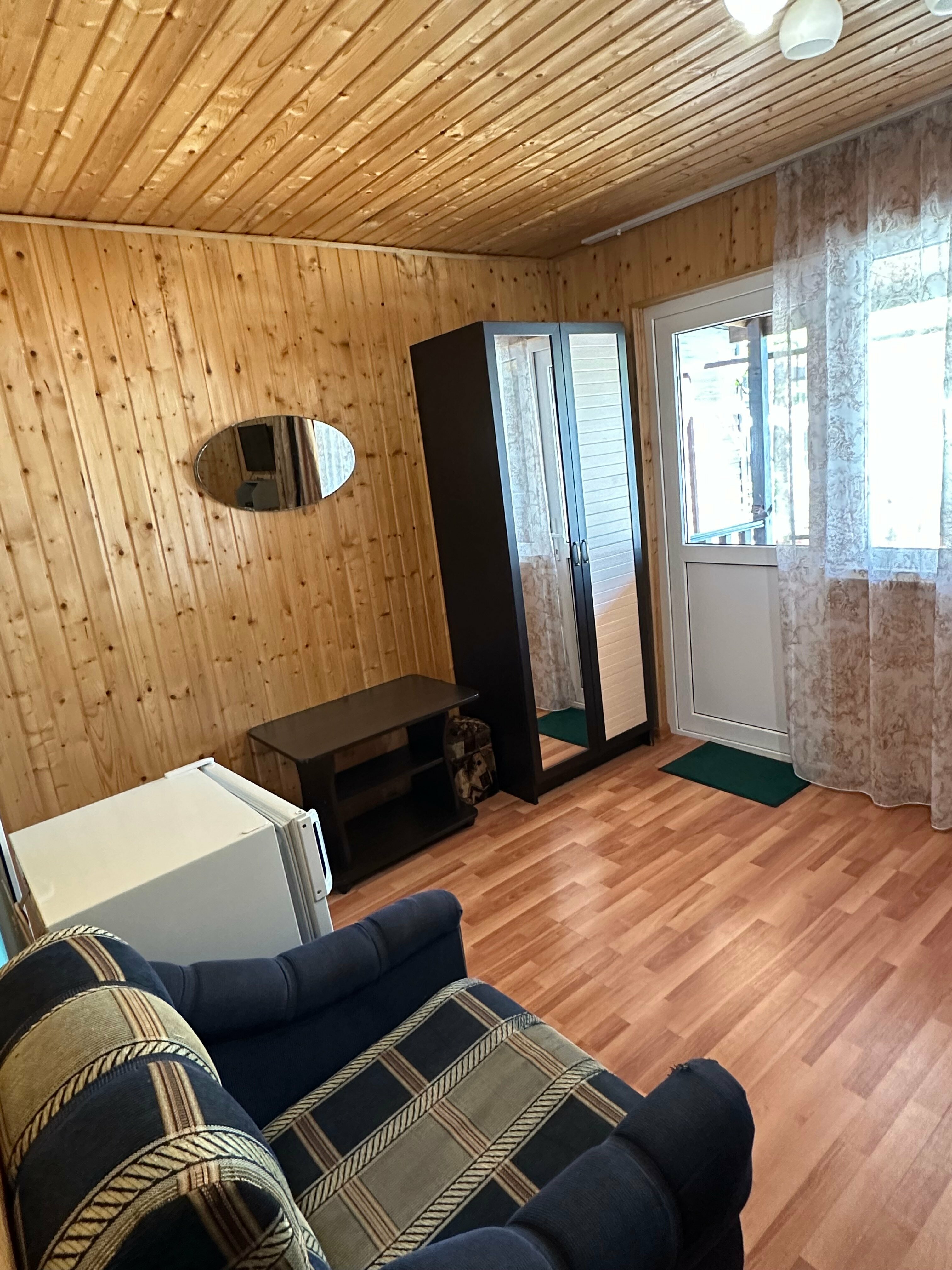 Дом с балконом