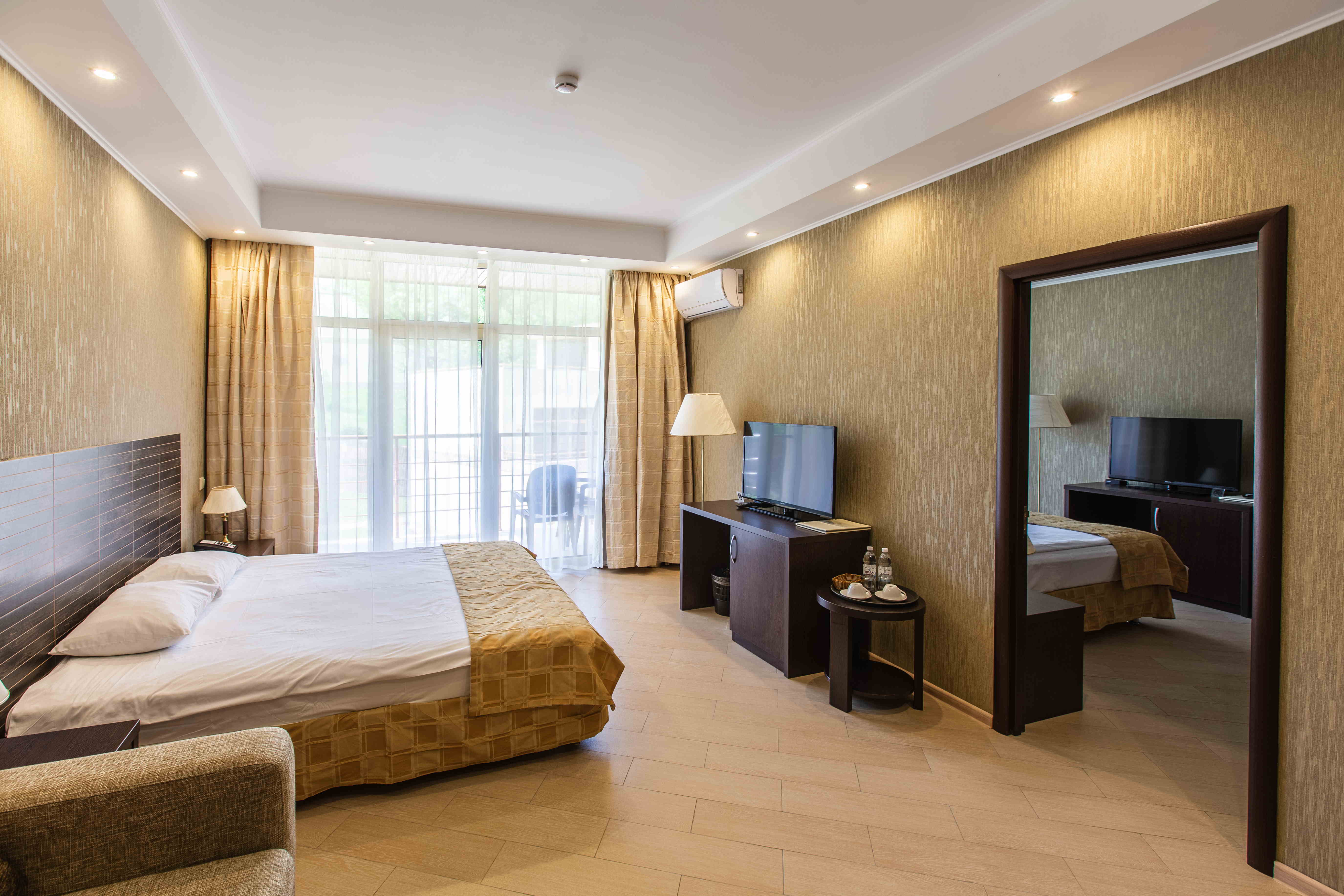 Семейный номер с видом на горы