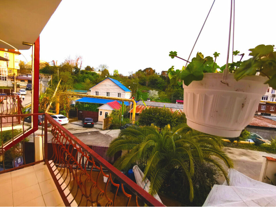 Трехместный номер с общей ванной комнатой