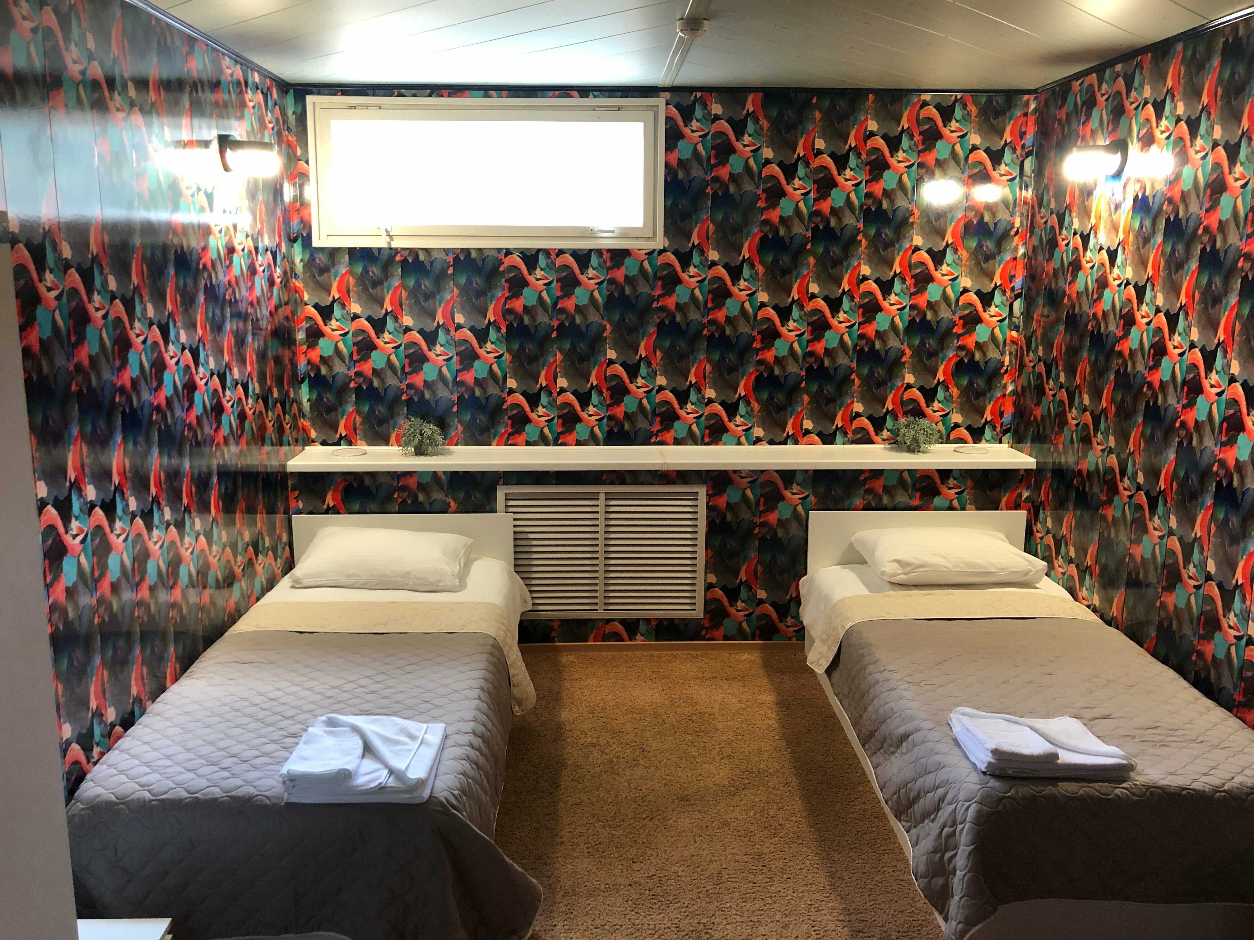 Двухместный номер эконом-класса с 2 отдельными кроватями