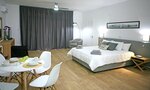 Семейный номер, смежные номера, вид на бассейн в Corina Suites and Apartments