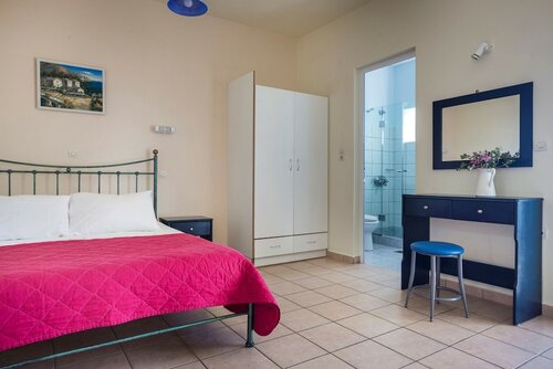 Двухместный номер с 1 двуспальной кроватью в Marias Garden Apartments