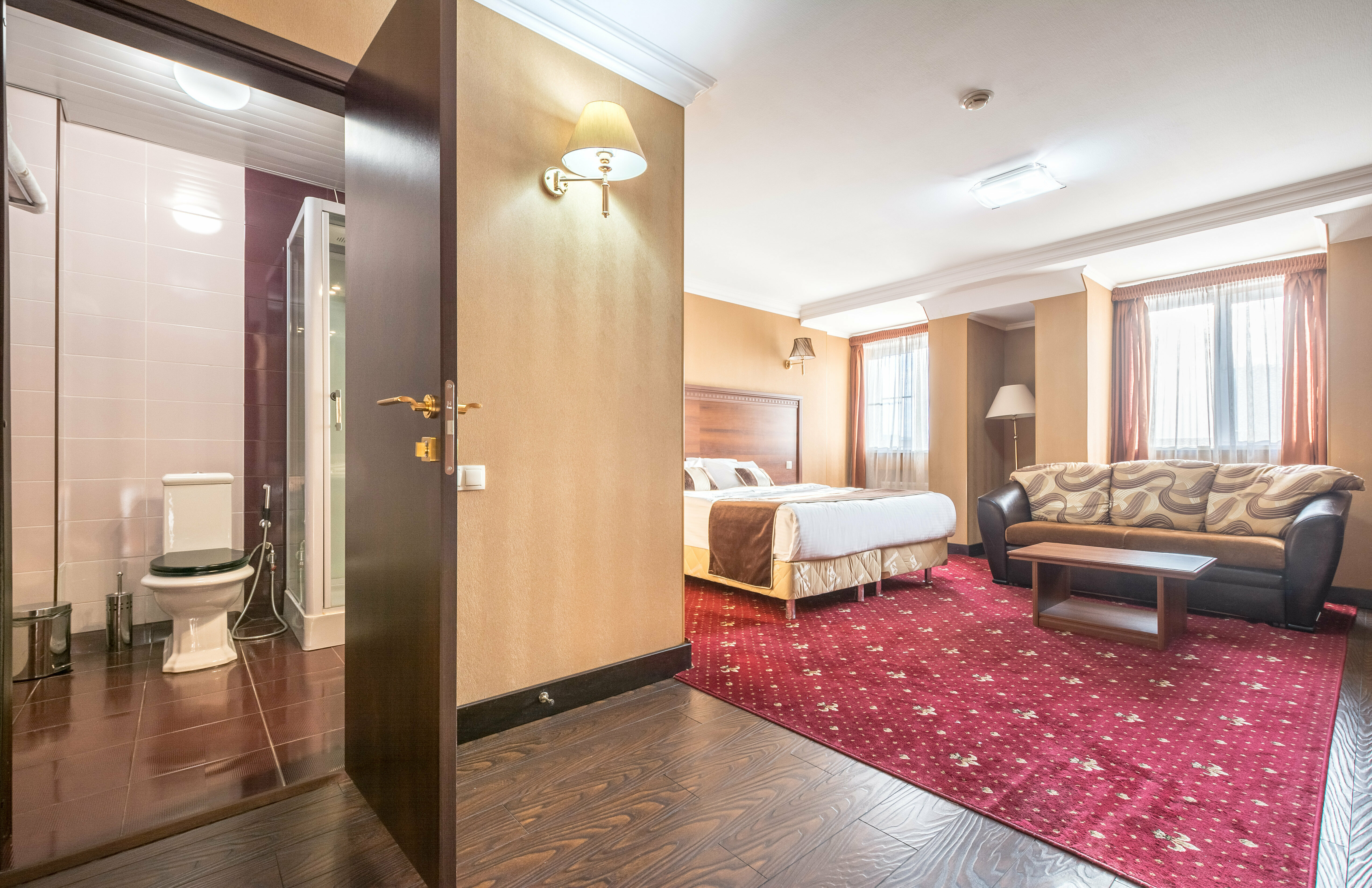 Стандартный номер с доп.местом (стандартная высота потолков — 2,7 м).