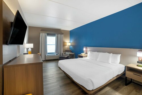 Стандартный номер, 1 двуспальная кровать «Кинг-сайз», для некурящих в Comfort Inn Asheville Airport