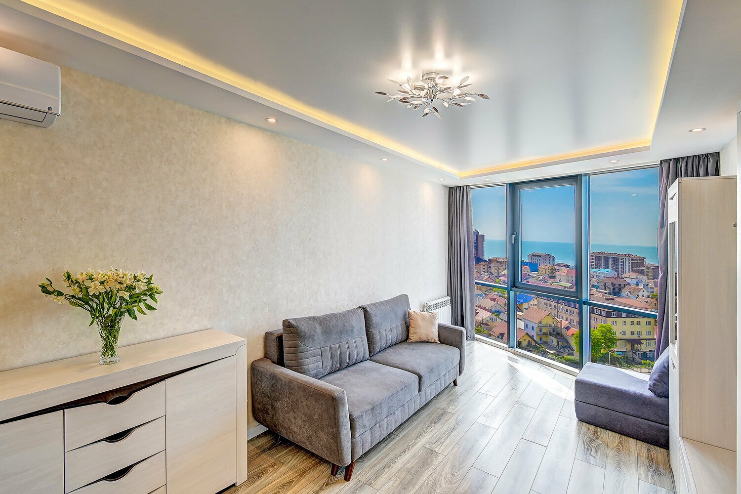 Апартаменты с балконом и прямым видом на море