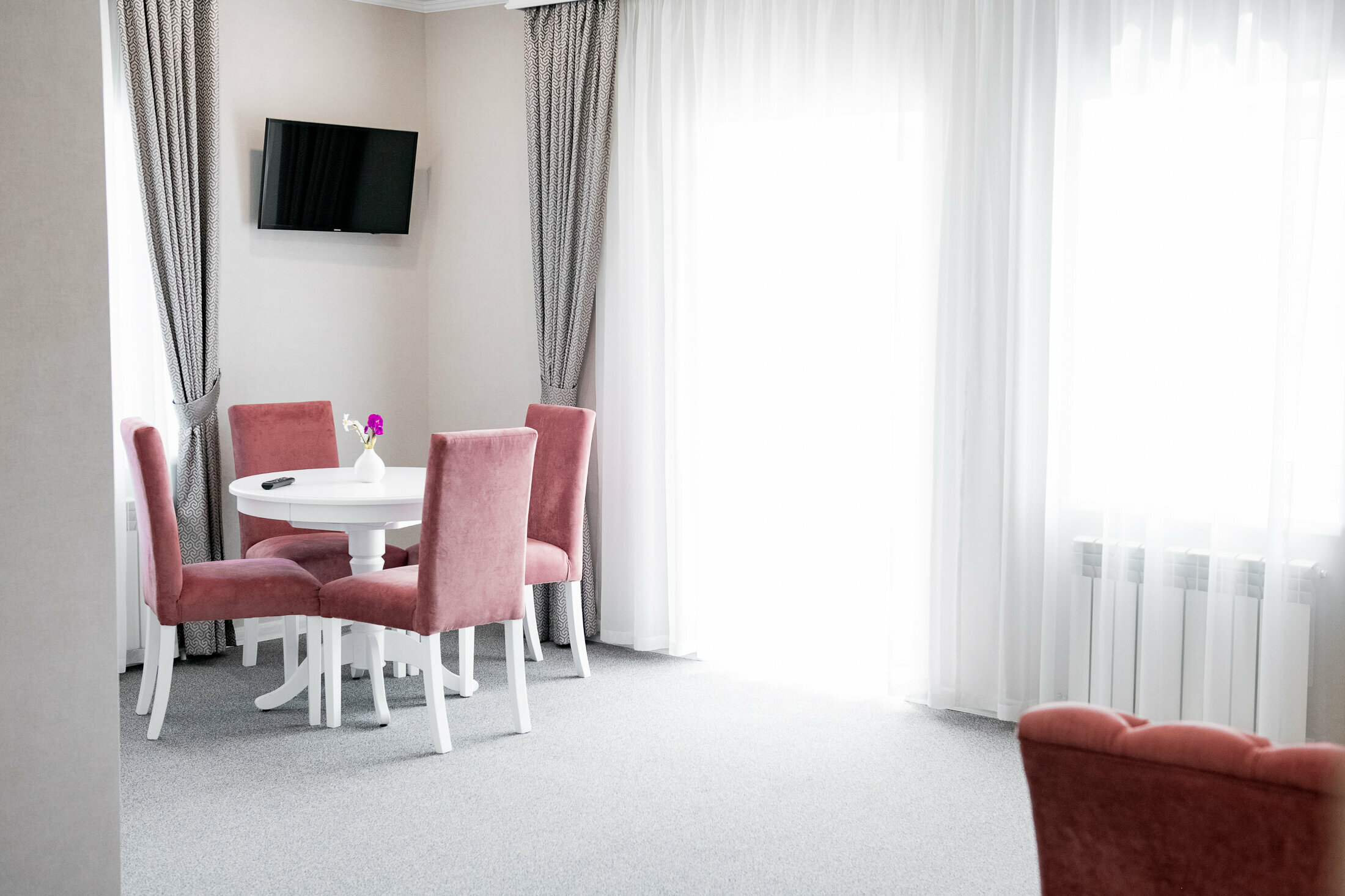 Люкс с кроватью размера «king-size» и гидромассажной ванной