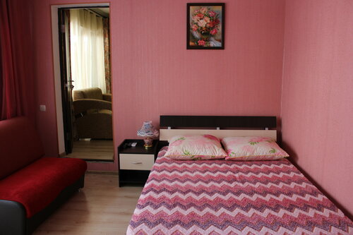 Cемейный номер с собственной ванной комнатой в Жемчужина