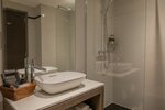 Улучшенный двухместный номер с 2 односпальными кроватями в The Marmalade Hotel