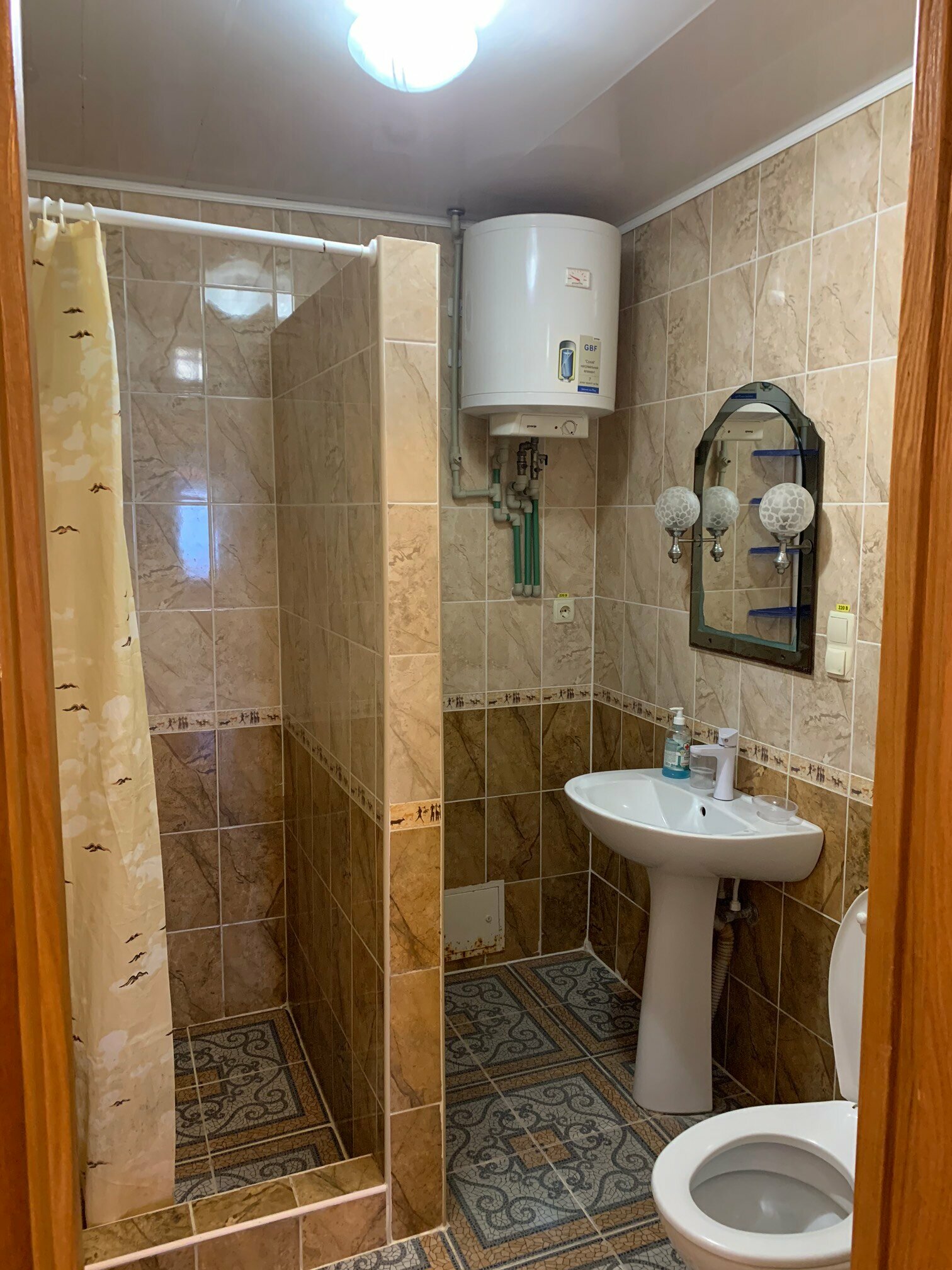 Стандартный номер с 2 односпальными кроватями и диваном