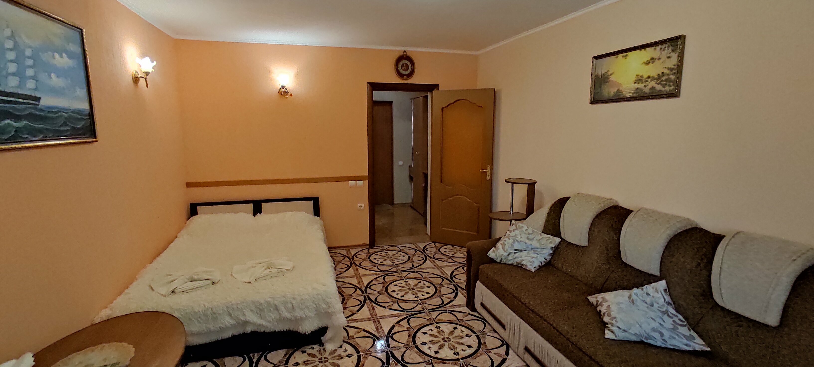 Четырехместный номер с балконом