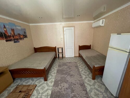 Трехместный номер с видом на сад в Елена