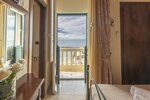 Улучшенный трехместный номер, вид на море в B&b La Riviera