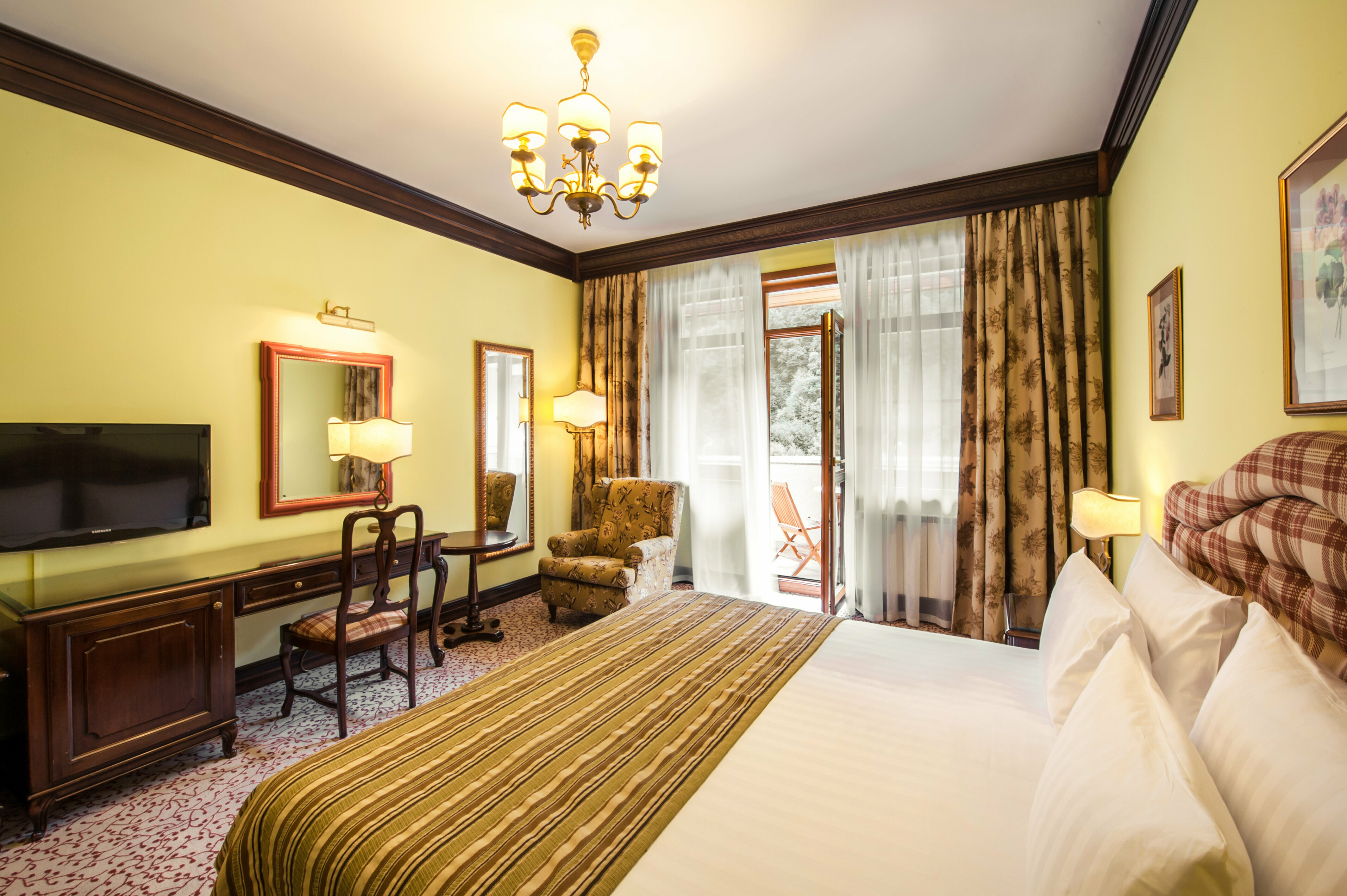 Двухместный номер Делюкс с 1 кроватью и балконом