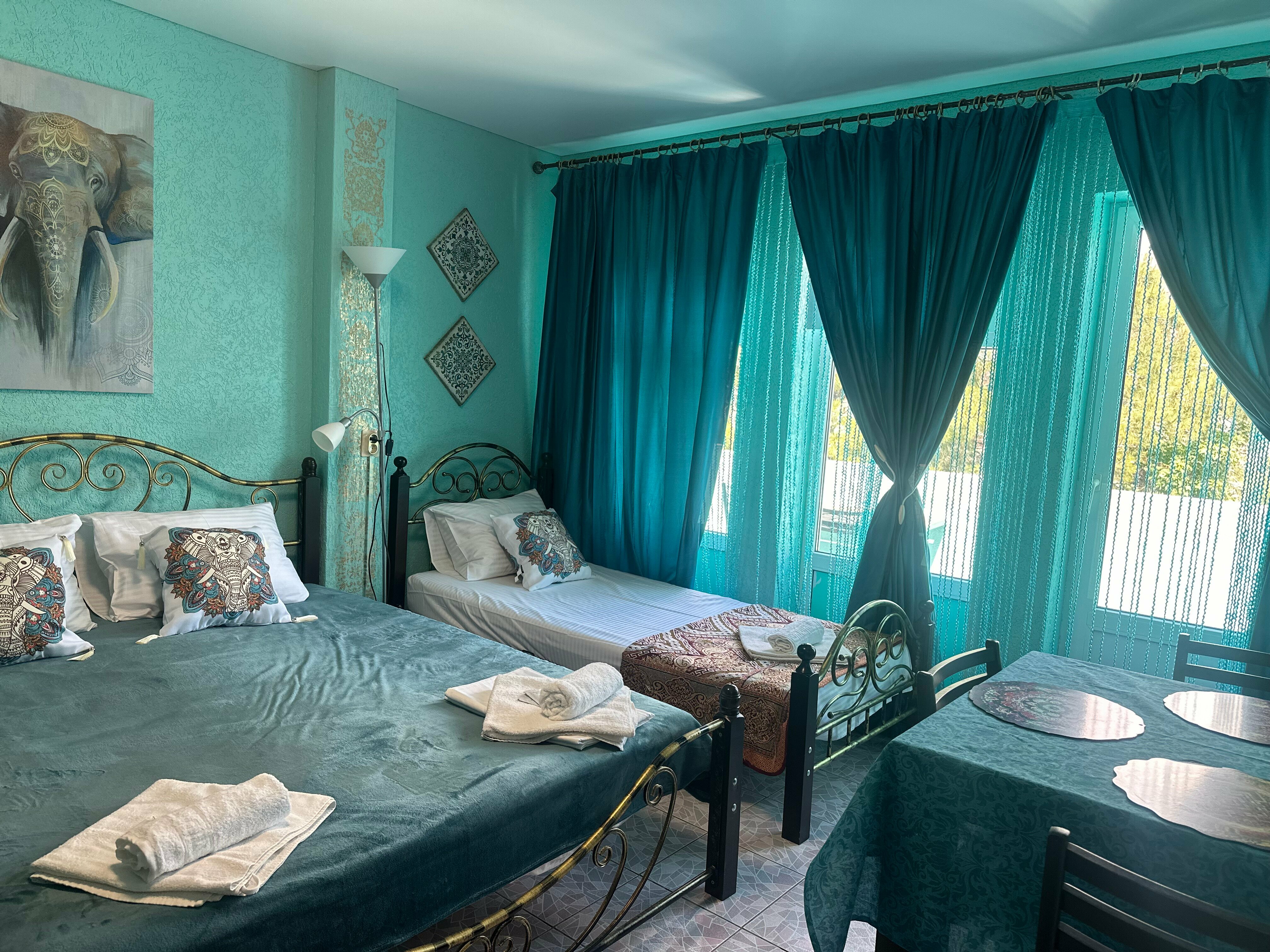 Четырехместный номер с балконом