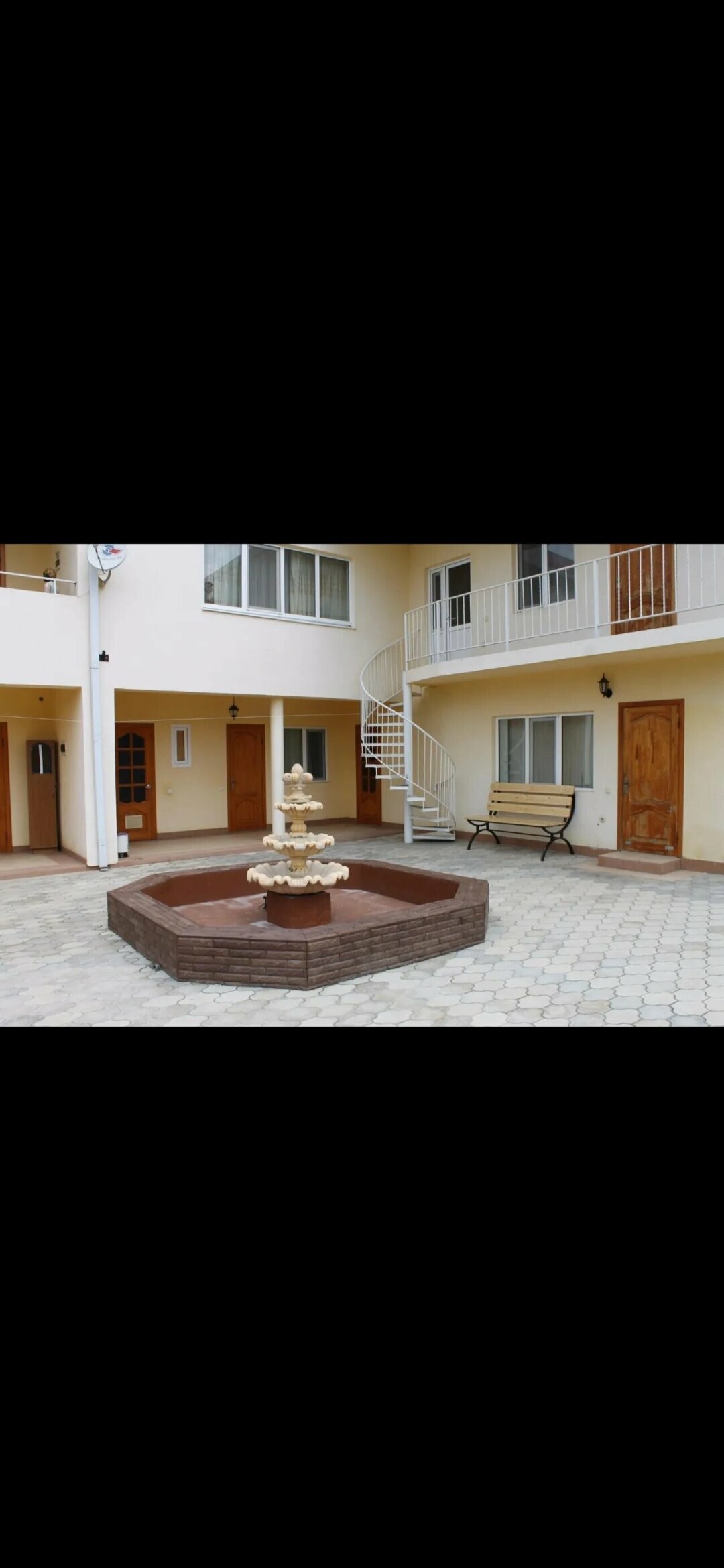 Семейный номер с общей ванной комнатой