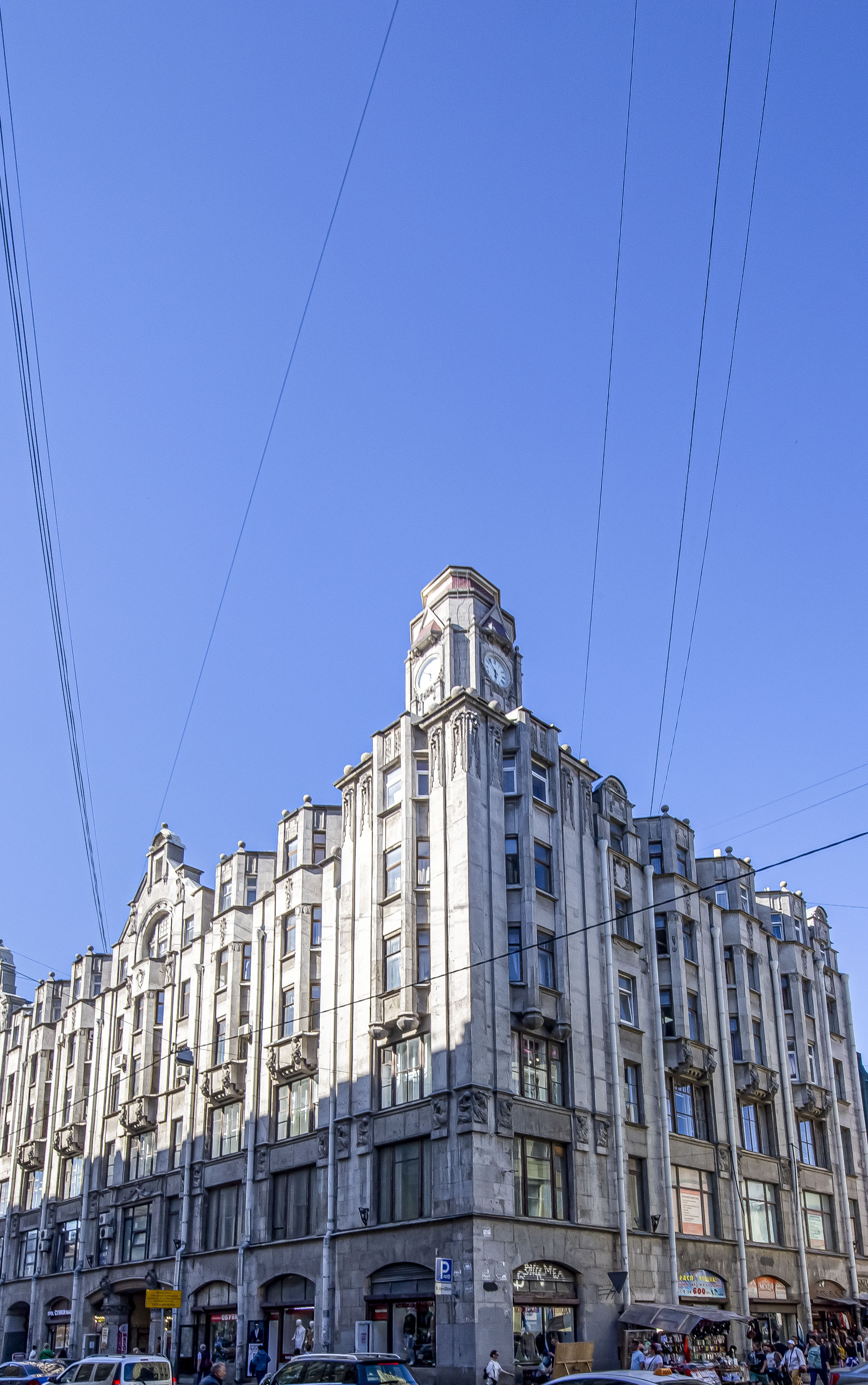 Односпальная кровать в общем номере для женщин