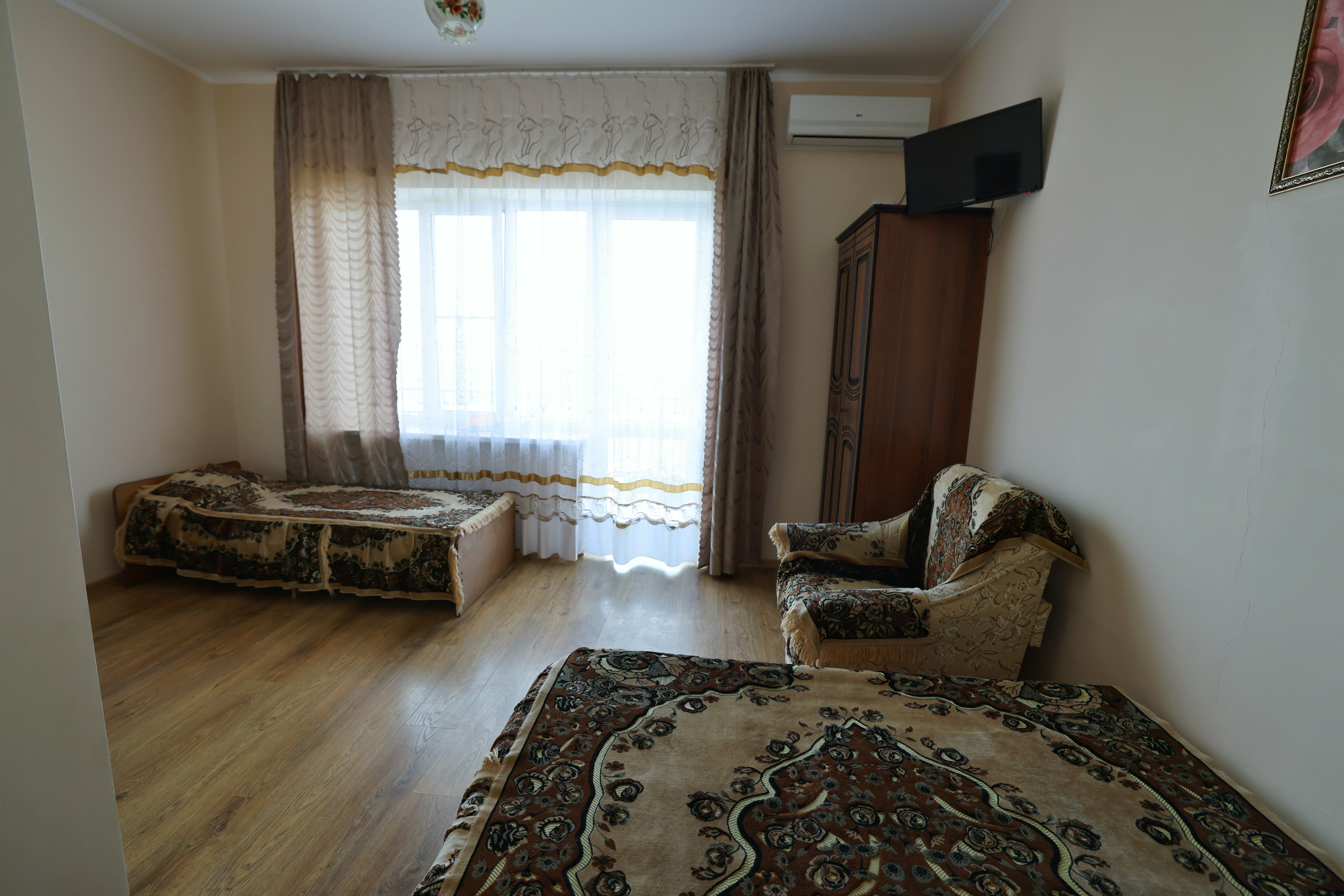 Трехместный номер с доп. местом с балконом и видом на море