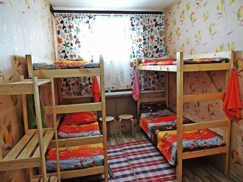 Кровать в общем 4-местном номере для мужчин и женщин в Привал