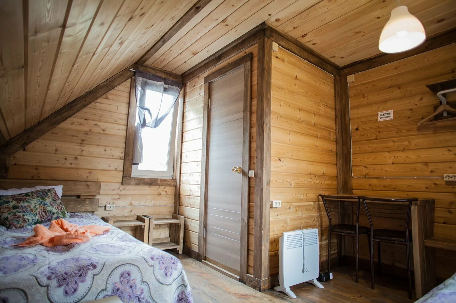 Двухместный номер с 2 отдельными кроватями и окном