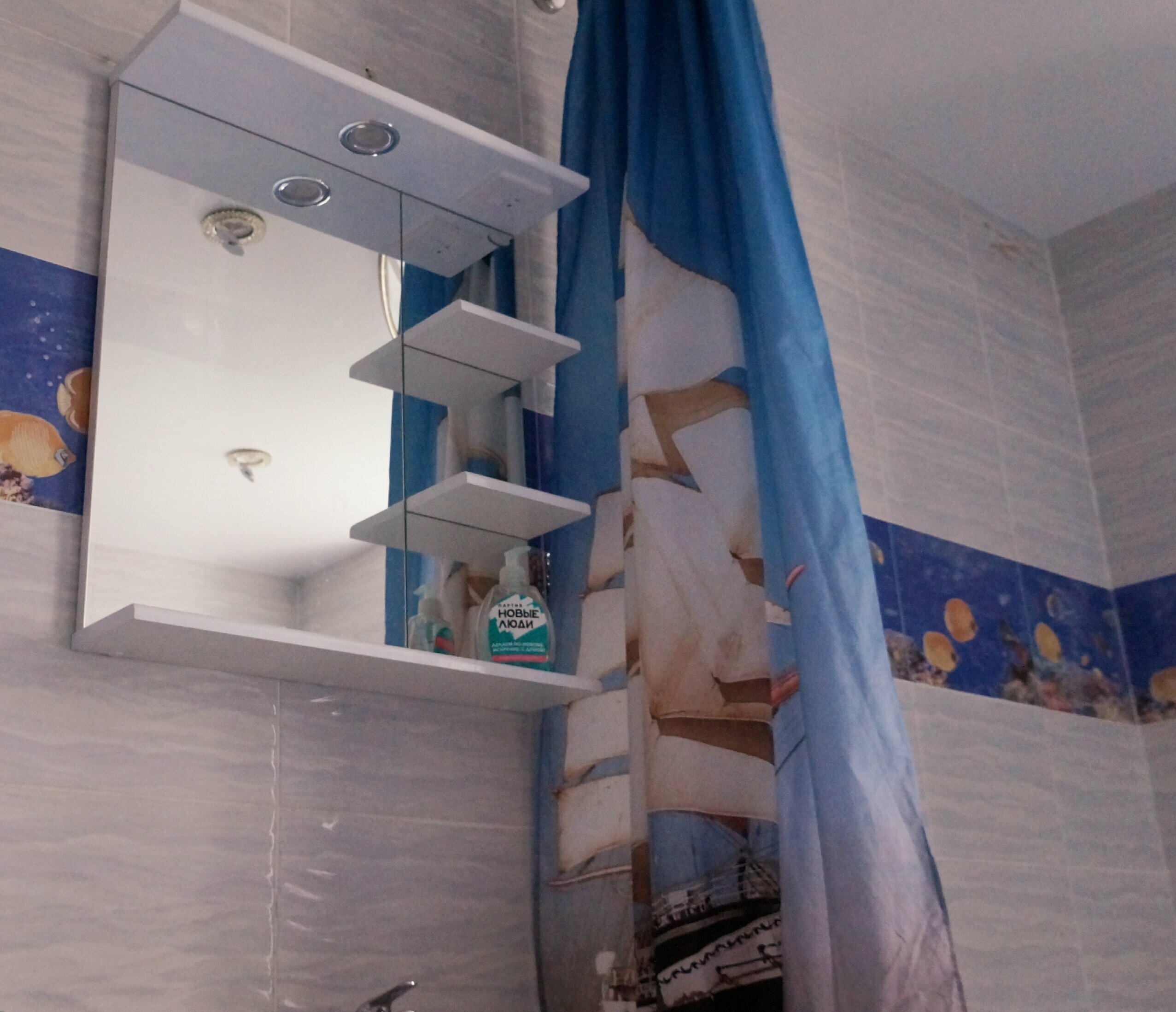 Этаж коттеджа с двумя комнатами и душем