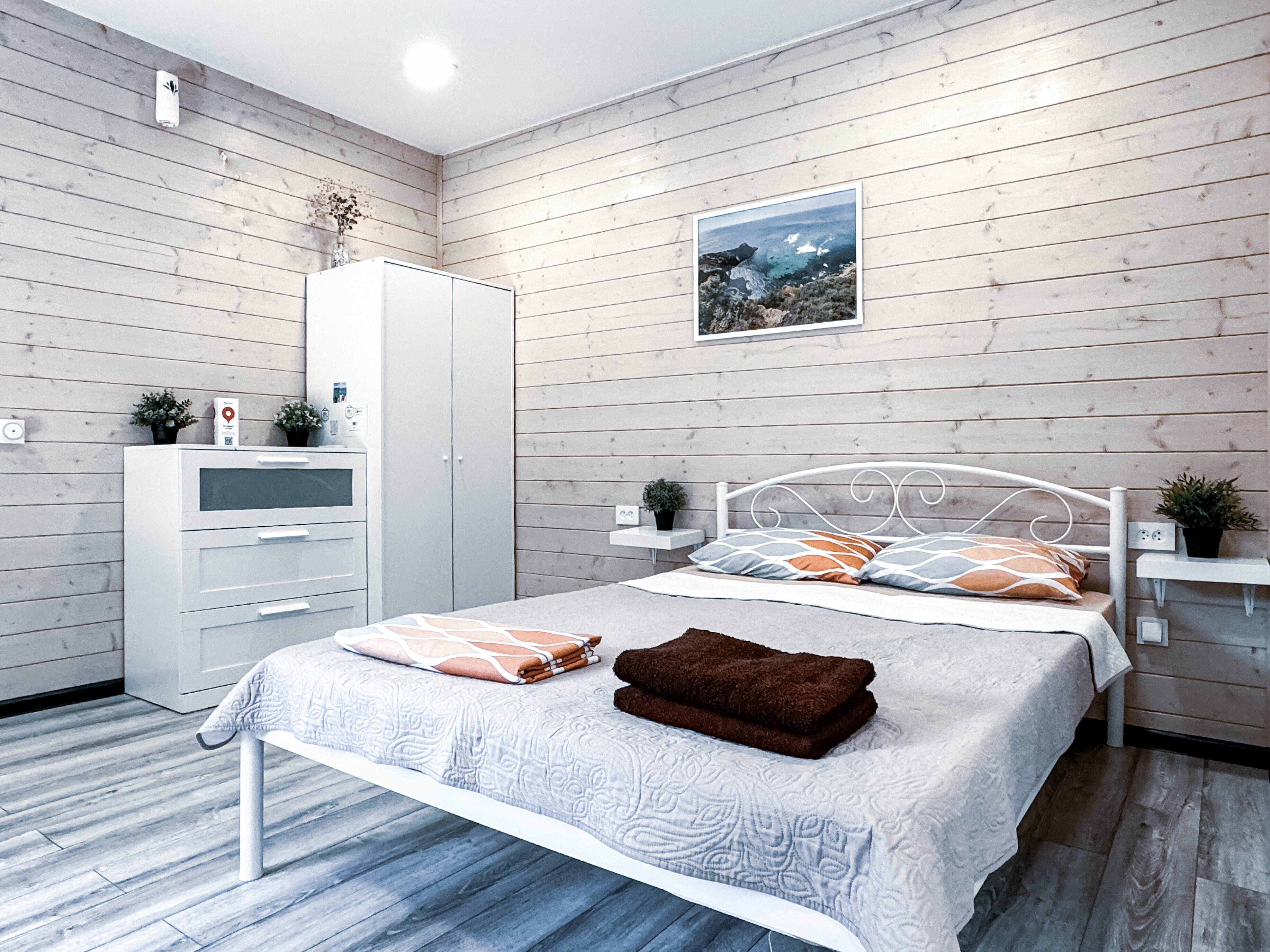 Трехместный номер «Комфорт» с душем