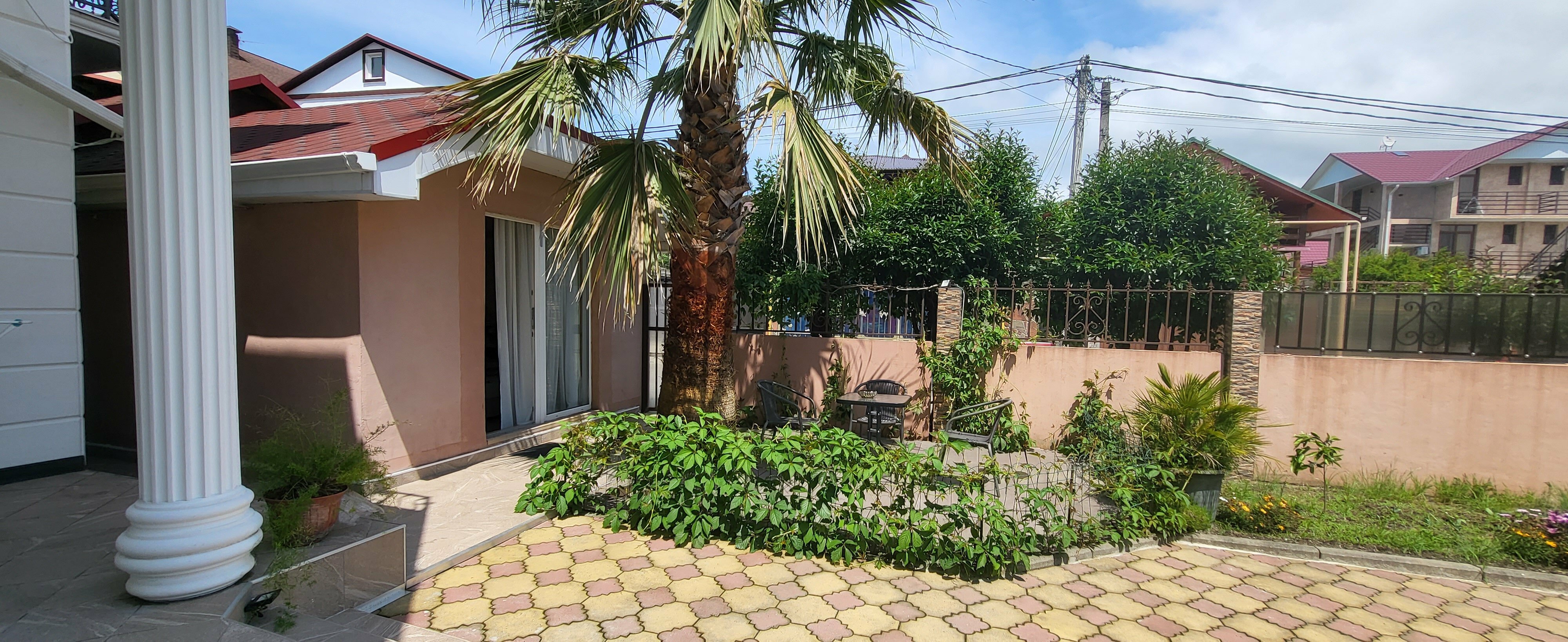 Трехместный номер с террасой