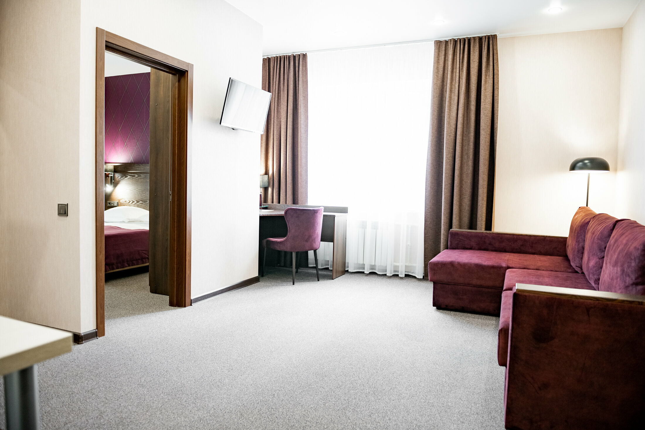 Люкс с кроватью размера «king-size» и гидромассажной ванной