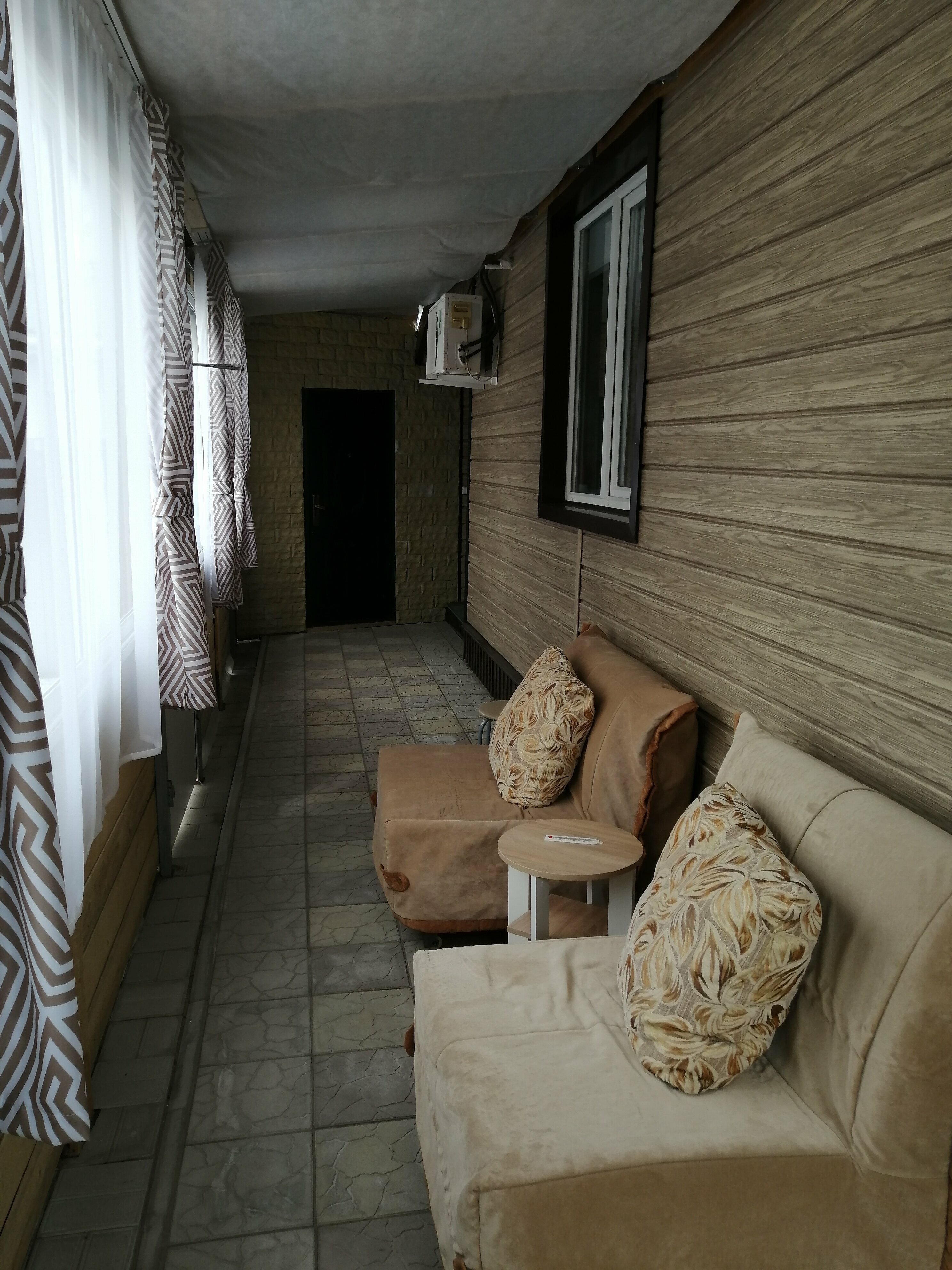 Трехместный номер «Комфорт» с душем