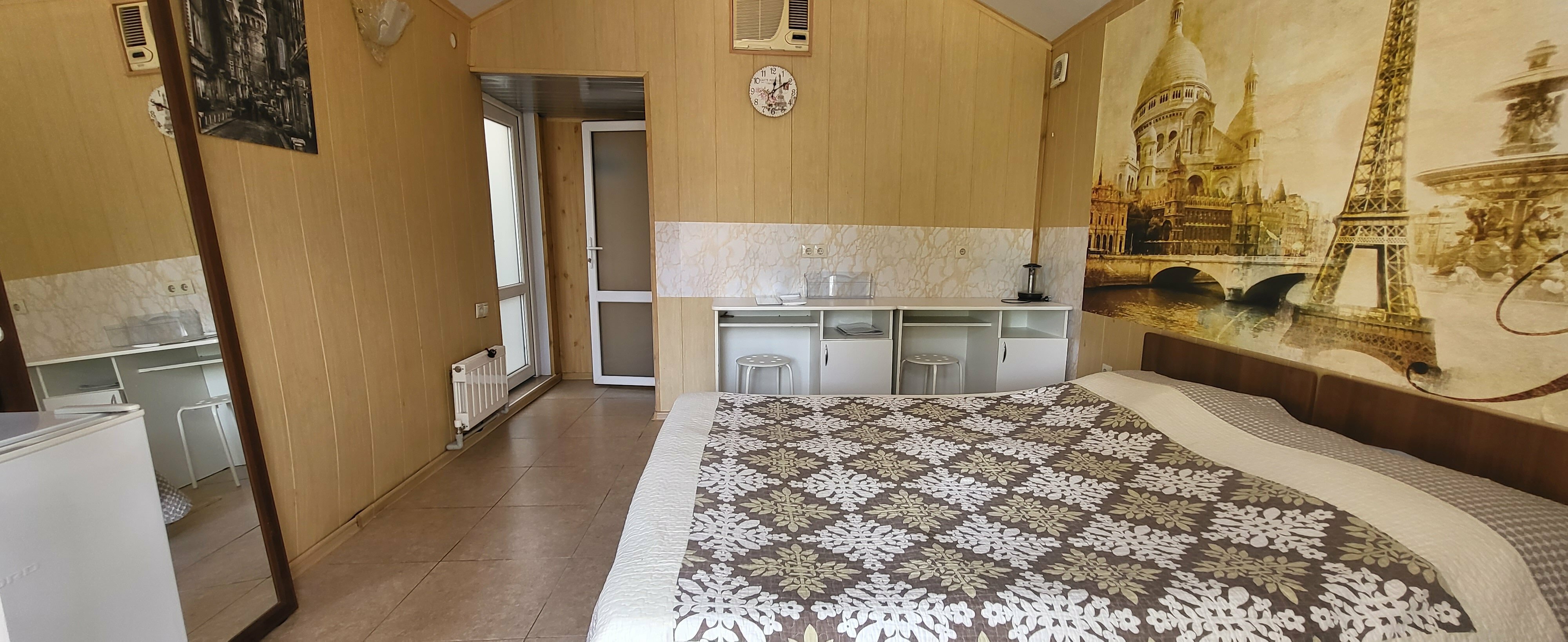 Трехместный номер с террасой