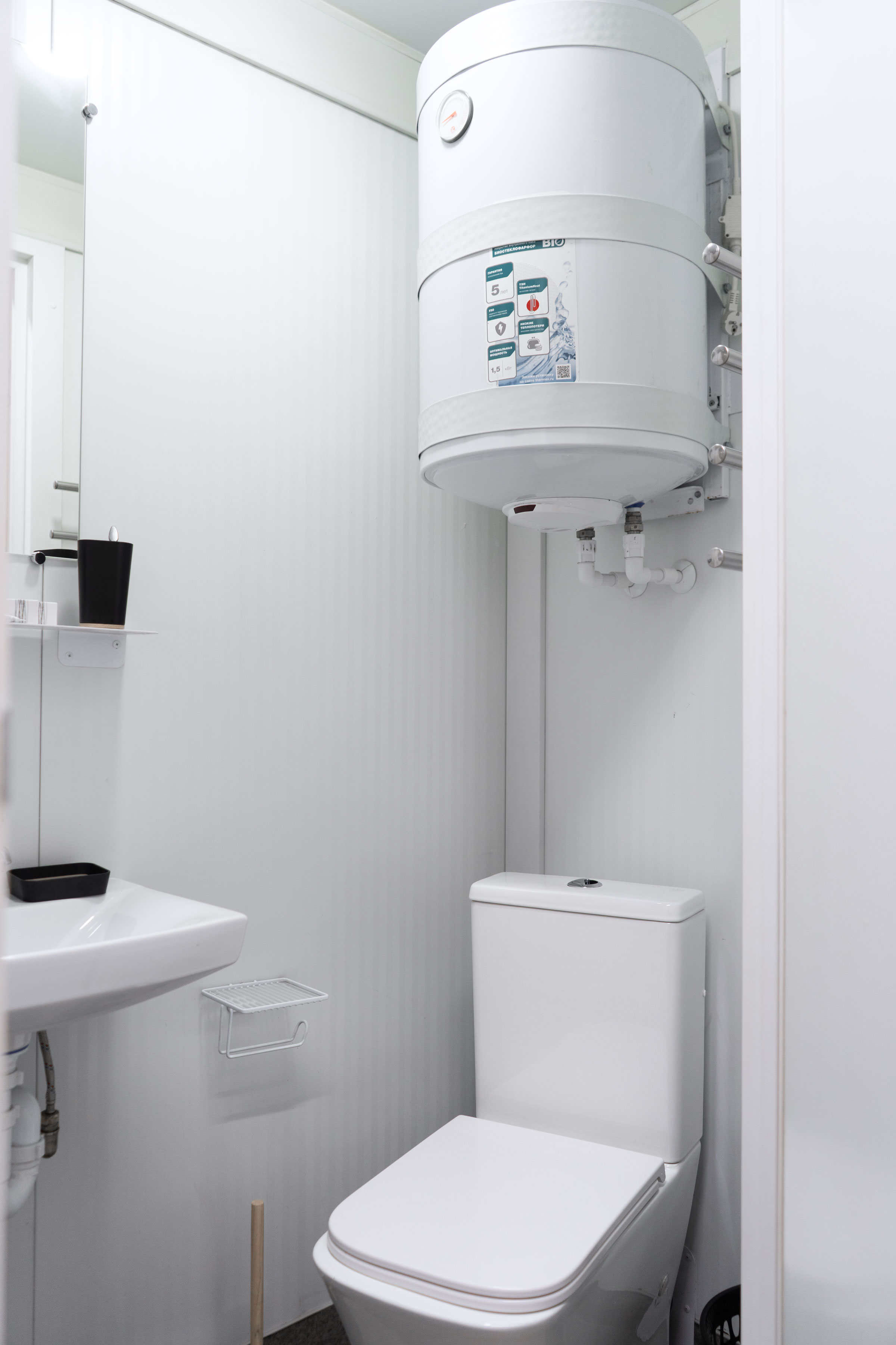 Спальное место на двухъярусной кровати в общем номере для мужчин