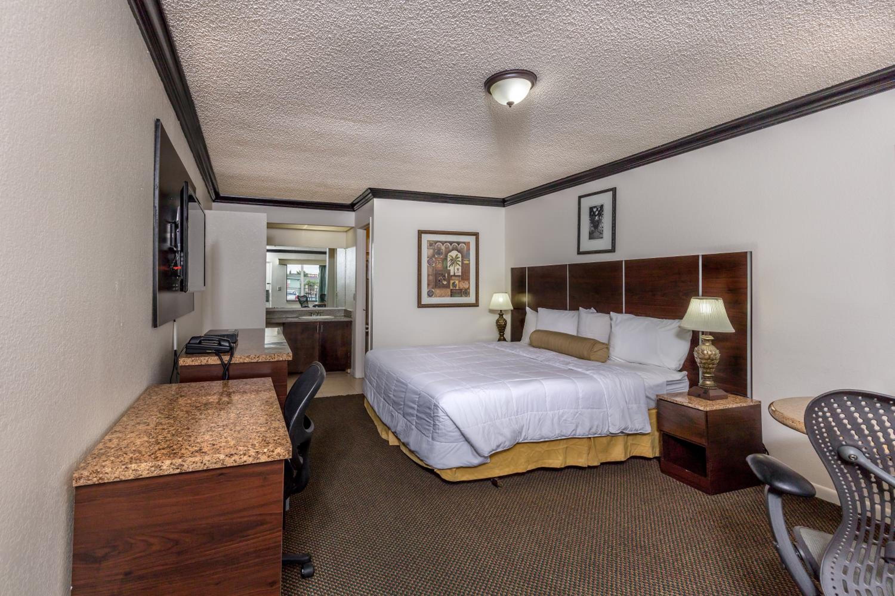 King Room - Non-Smoking