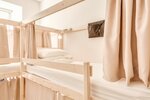 Верхнее место в 14-Местном Общем Номере / Upper Bed in 14-Bed Dorm Room в Centeral