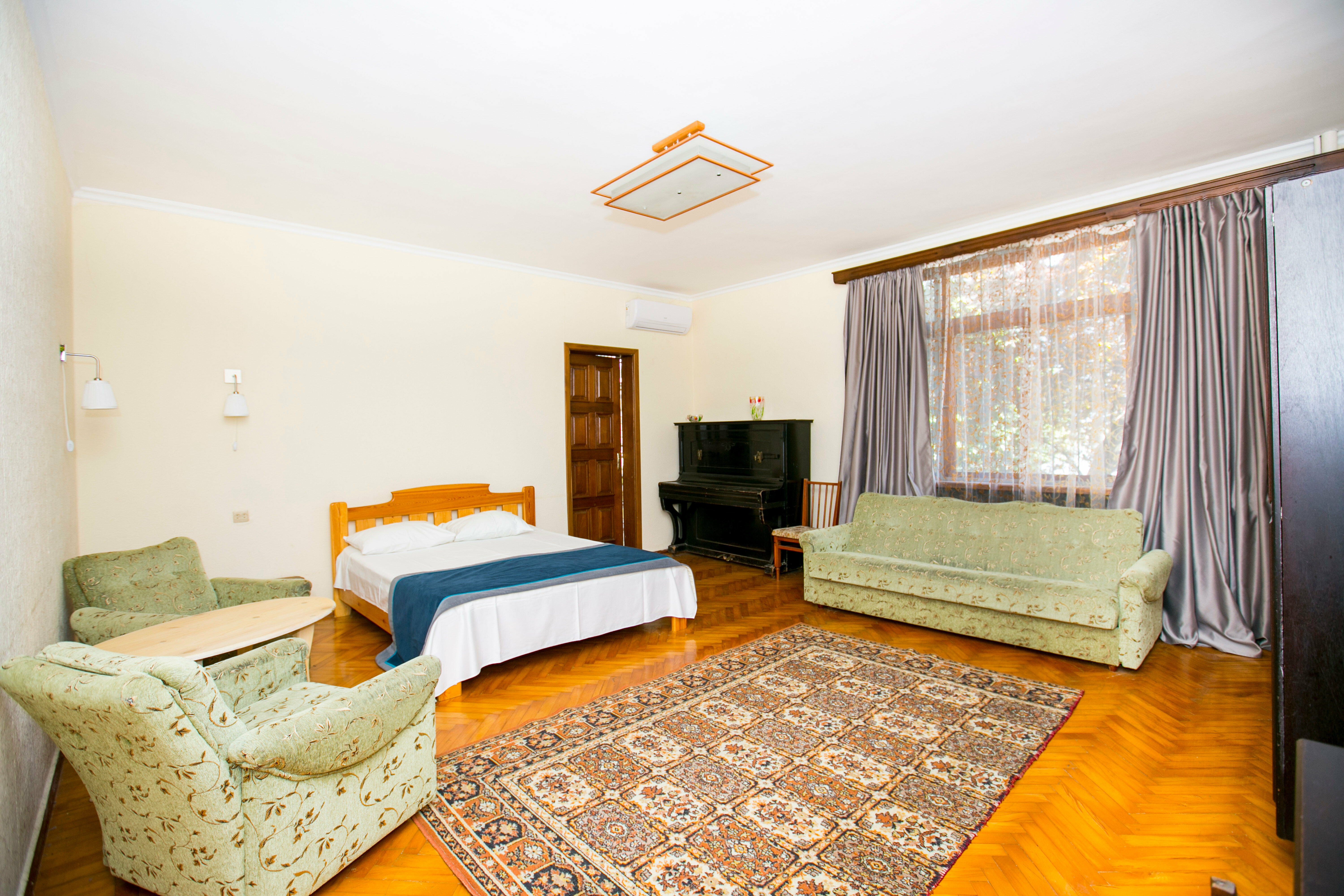 Четырехместный номер с балконом