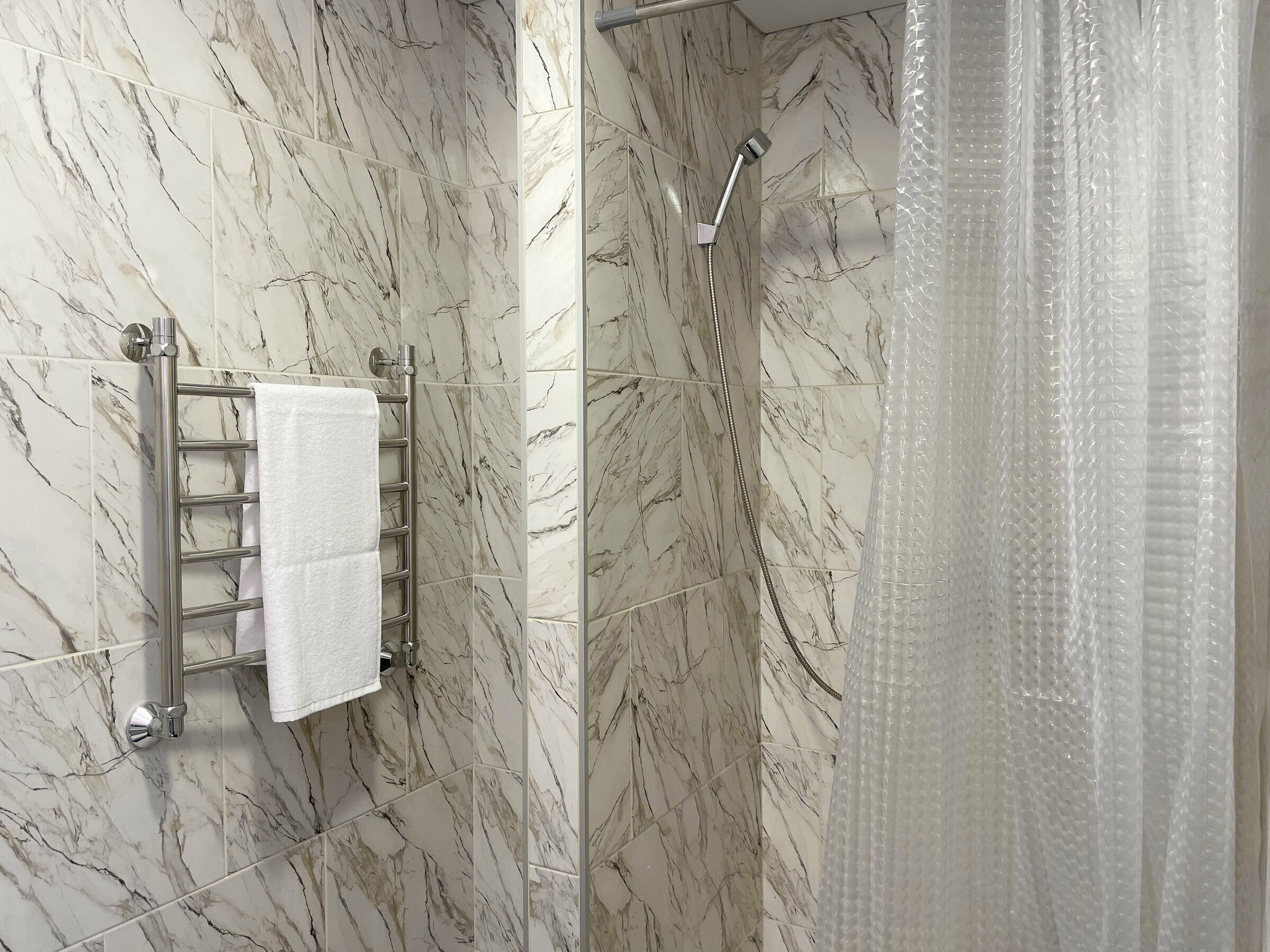 Двухместный номер с 2 отдельными кроватями и душем