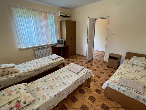 Бюджетный трехместный номер в Дивное
