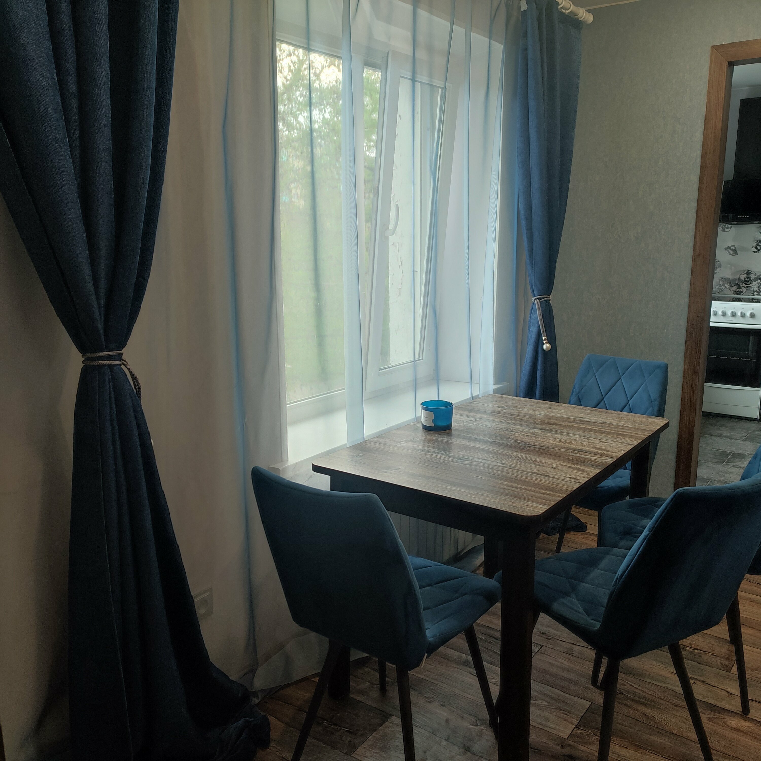 Семейный номер с видом на горы