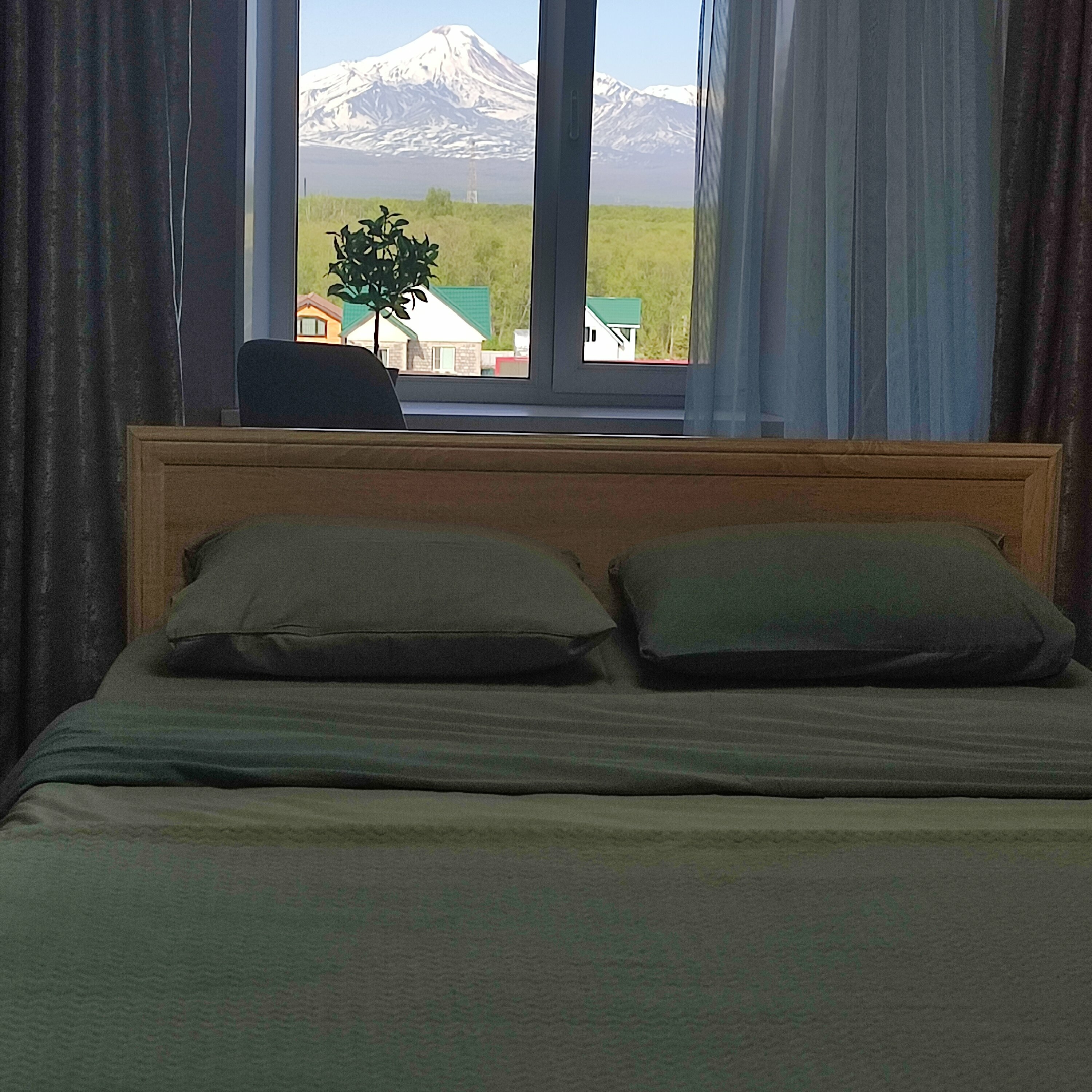 Семейный номер с видом на горы