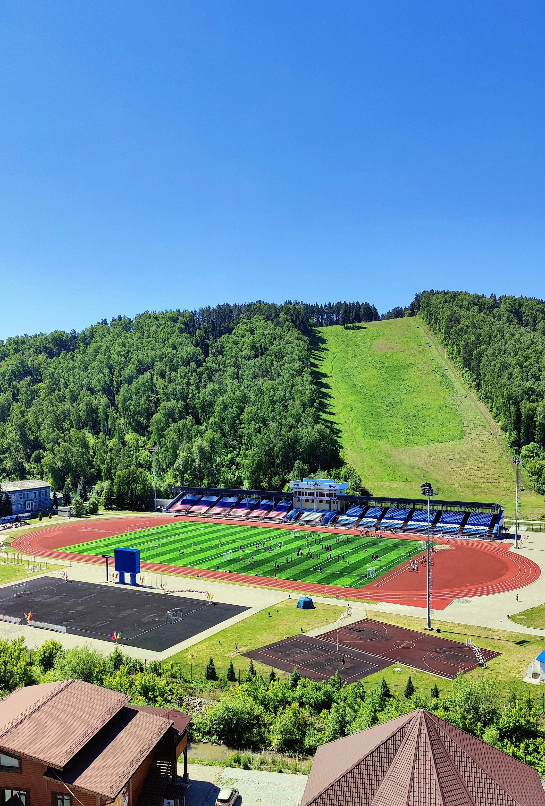 Улучшенный номер с 2 кроватями размера «queen-size»